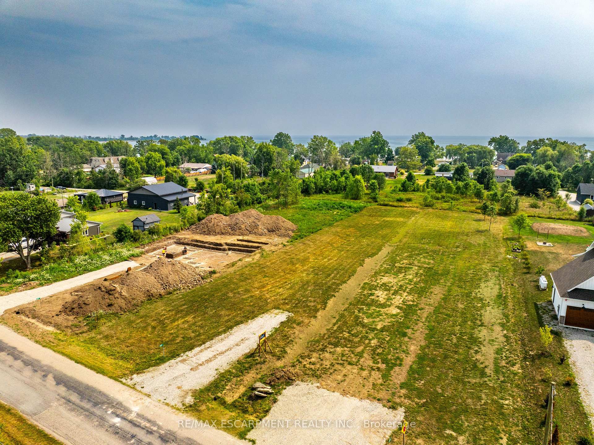Photo 10 of 3252 Lakeshore Road, Haldimand, Dunnville — HOMEH