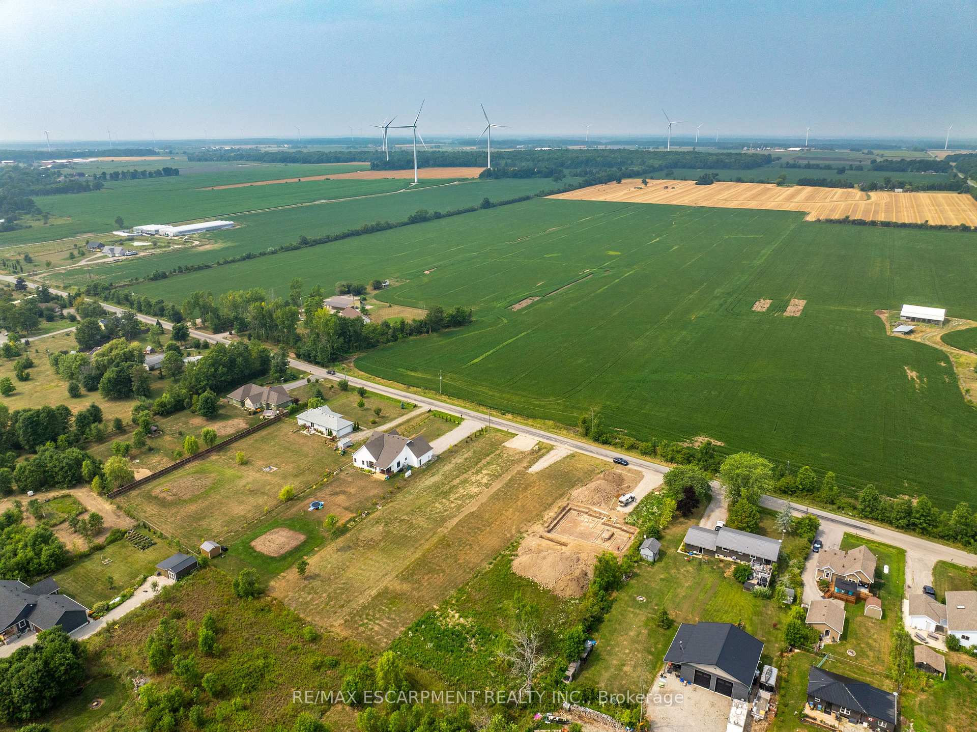 Photo 2 of 3252 Lakeshore Road, Haldimand, Dunnville — HOMEH