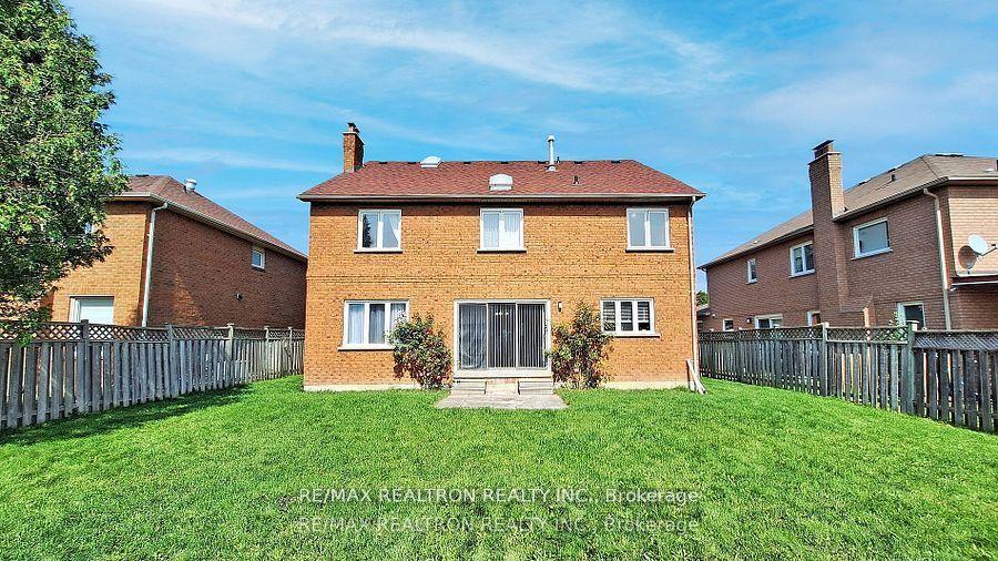 Photo 38 of 72 Spanhouse Crescent, Markham, Unionville — HOMEH