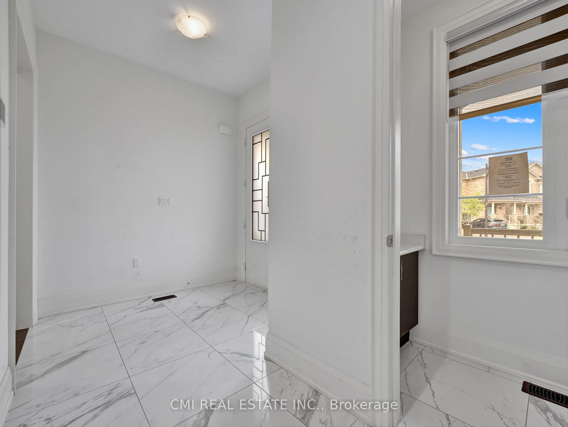 Photo 6 of 205 Agro Street, Hamilton, Waterdown — HOMEH