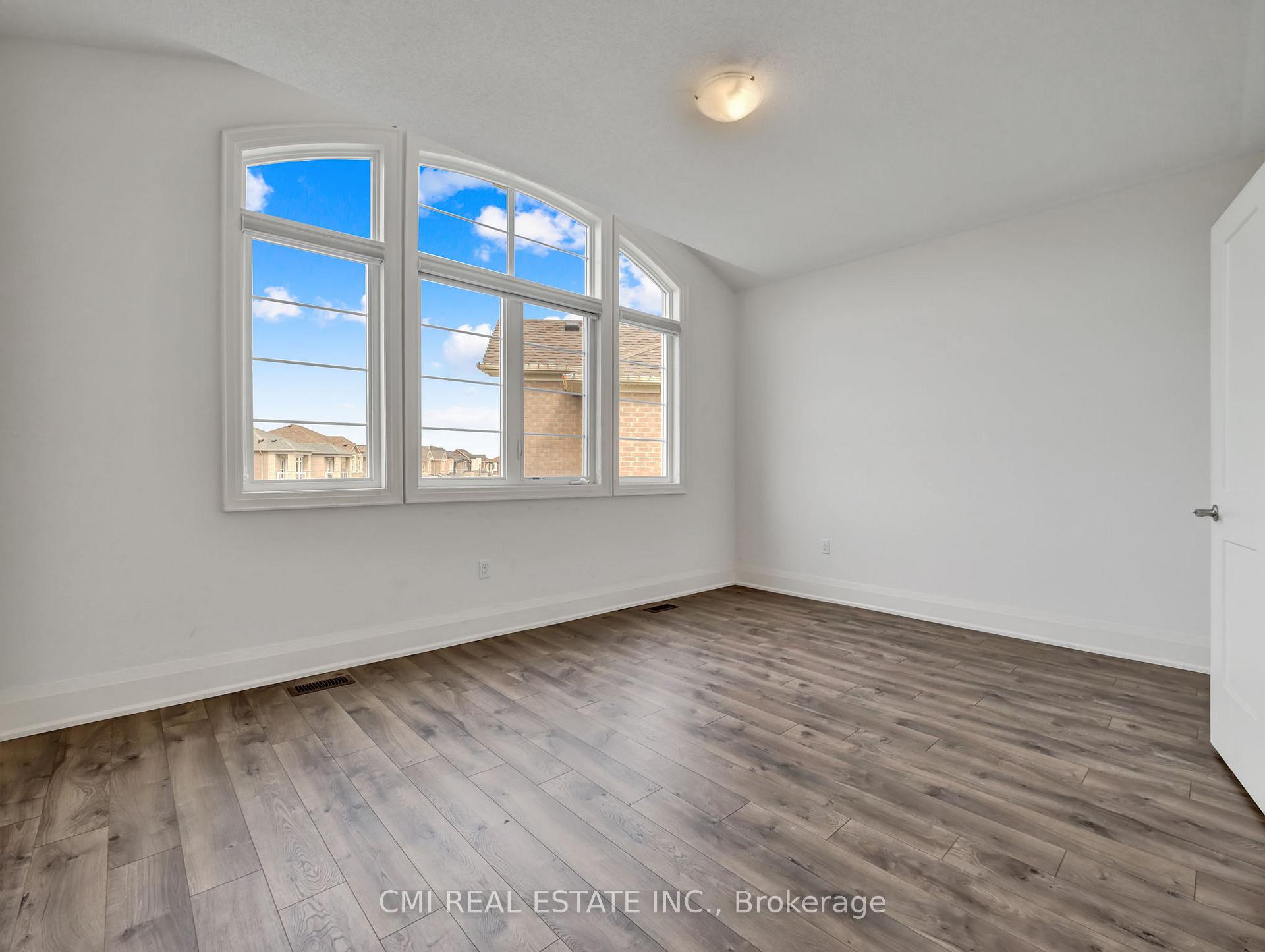 Photo 20 of 205 Agro Street, Hamilton, Waterdown — HOMEH