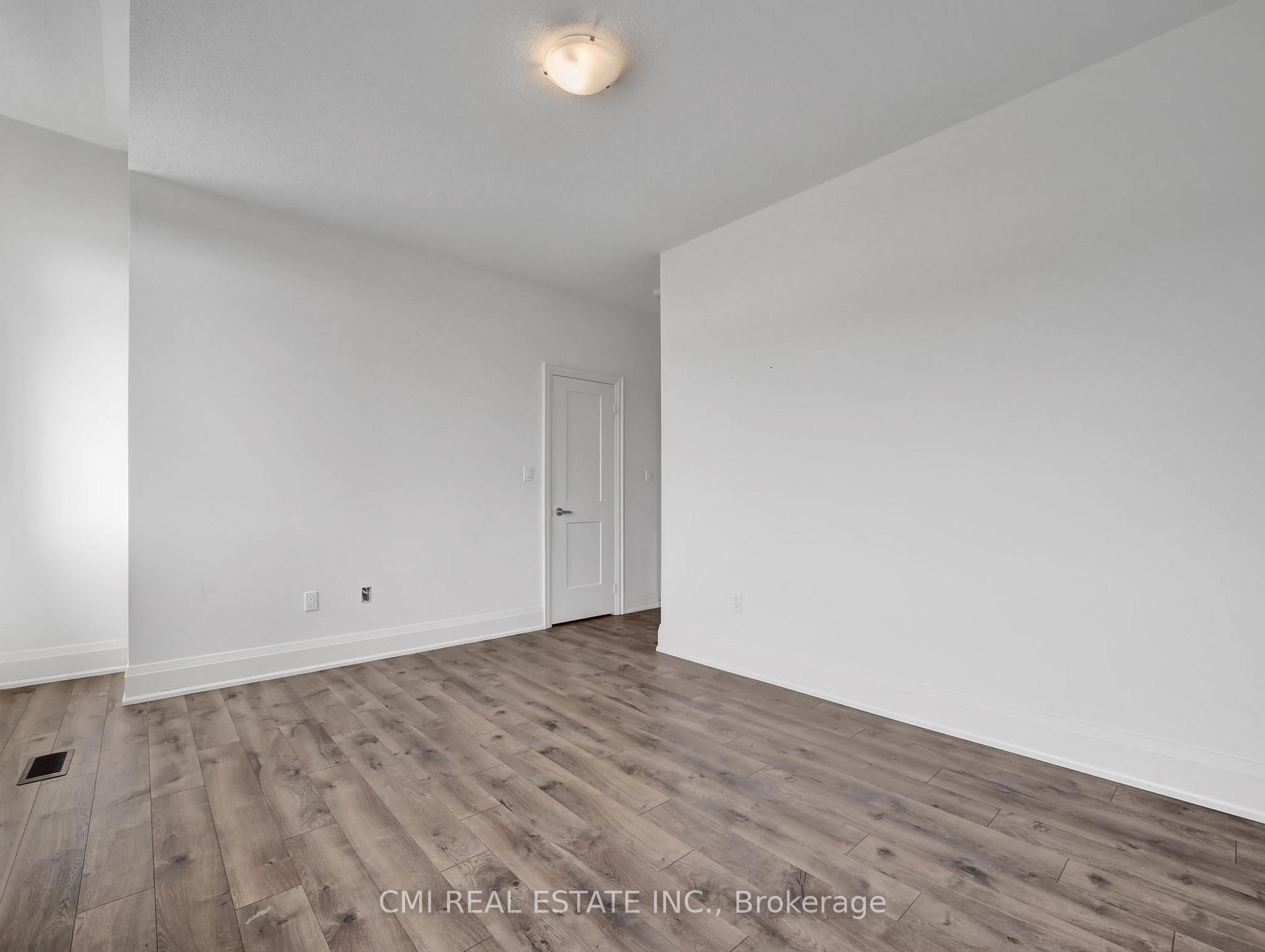 Photo 35 of 205 Agro Street, Hamilton, Waterdown — HOMEH
