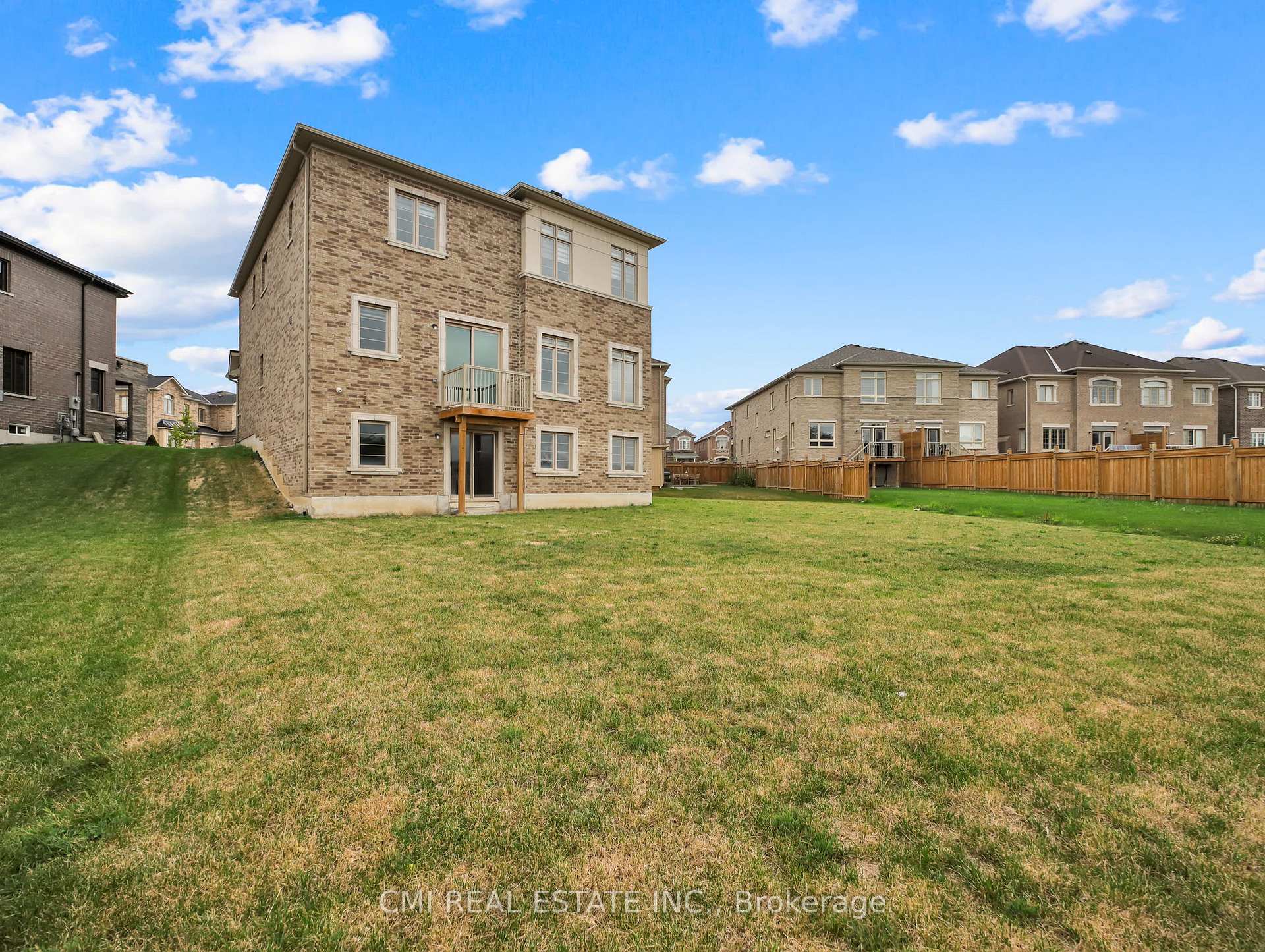 Photo 47 of 205 Agro Street, Hamilton, Waterdown — HOMEH