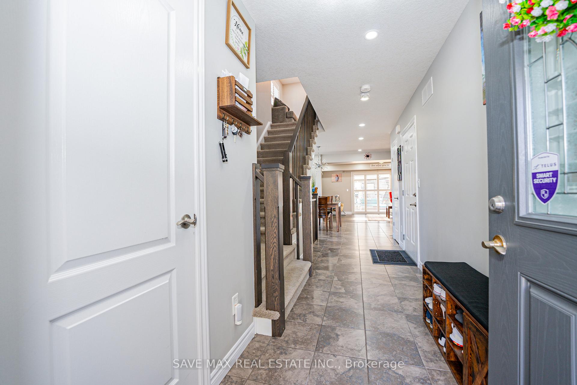 Photo 3 of Unit 6, 625 Blackbridge Road, Cambridge, Silver Heights — HOMEH