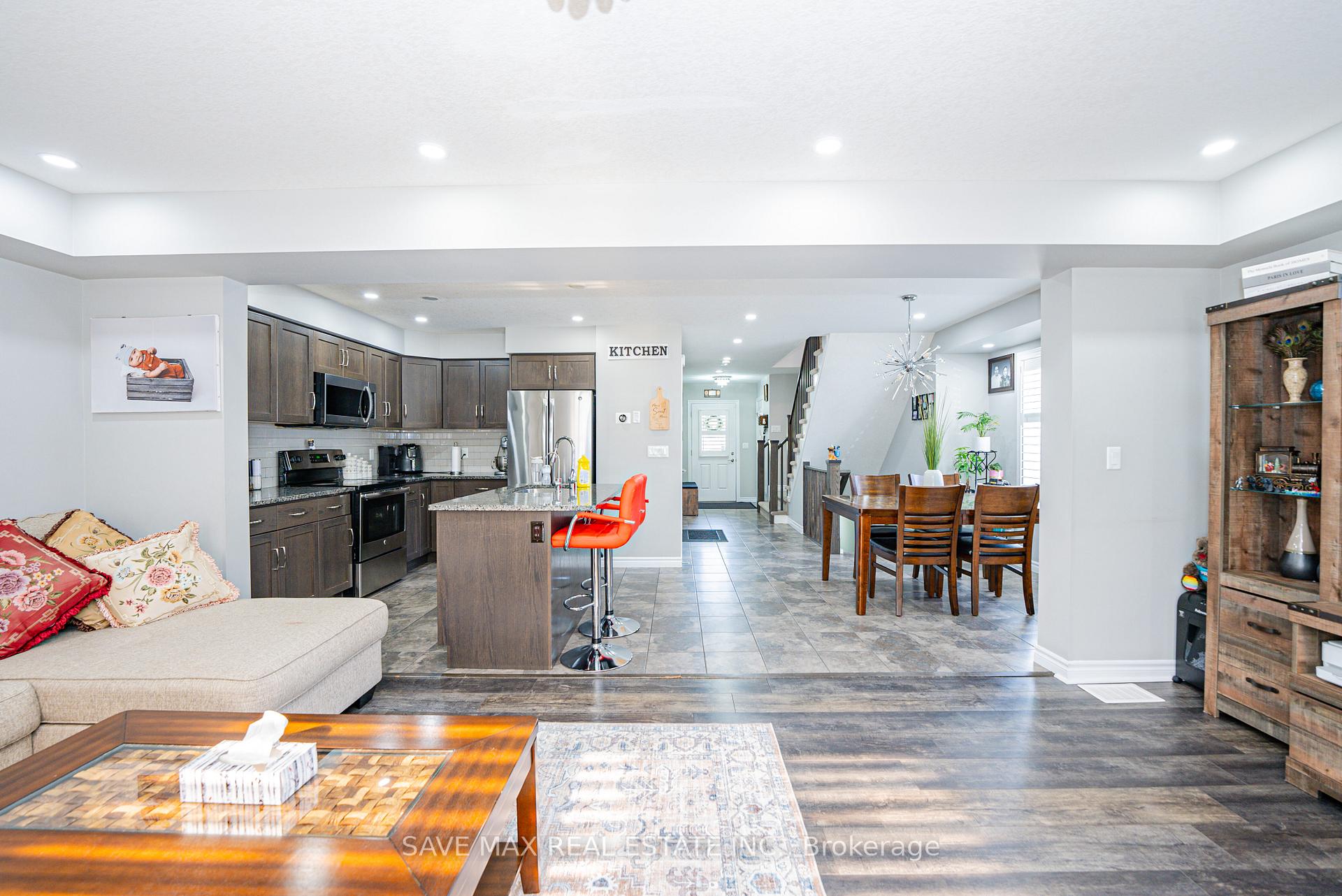 Photo 28 of Unit 6, 625 Blackbridge Road, Cambridge, Silver Heights — HOMEH