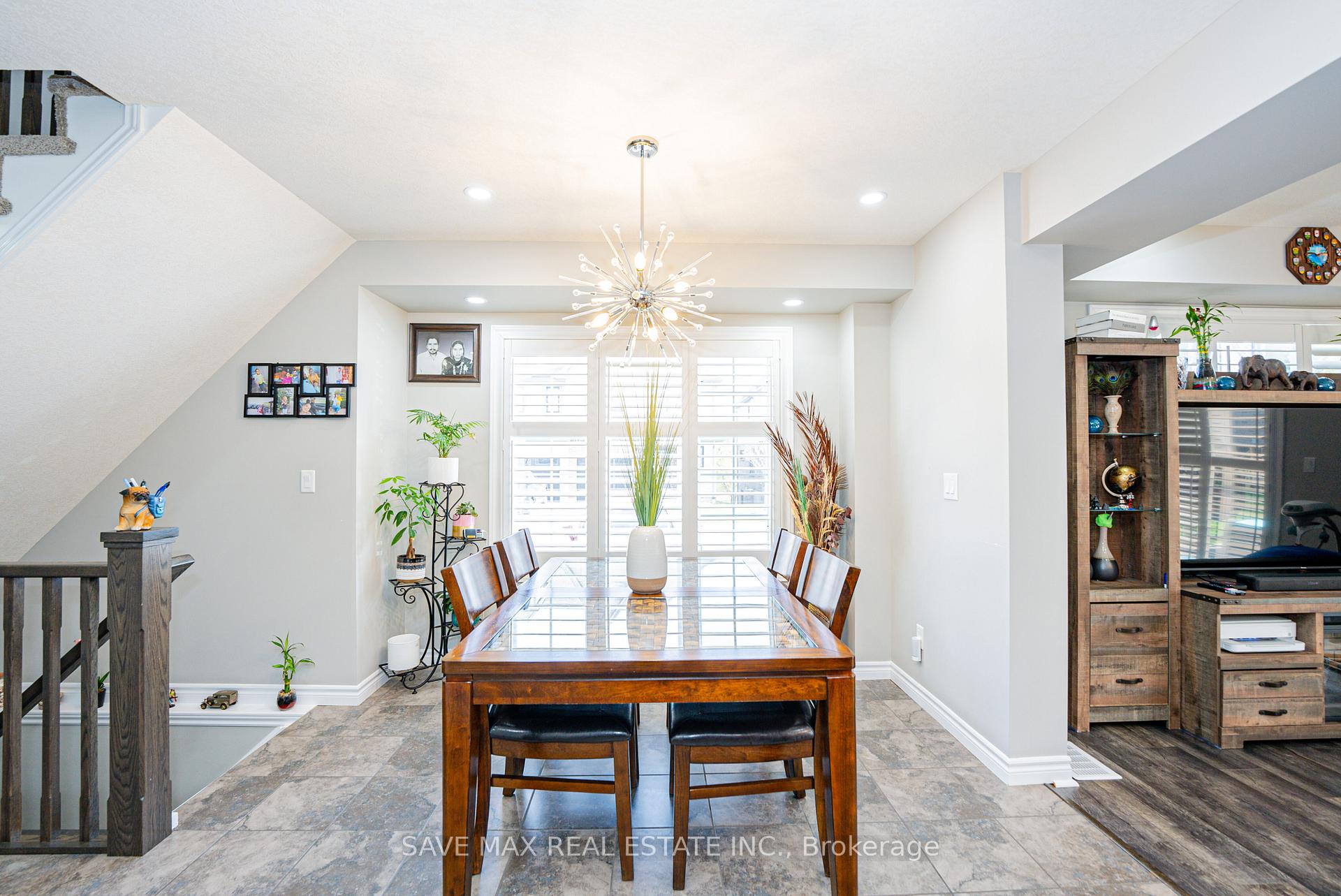 Photo 32 of Unit 6, 625 Blackbridge Road, Cambridge, Silver Heights — HOMEH