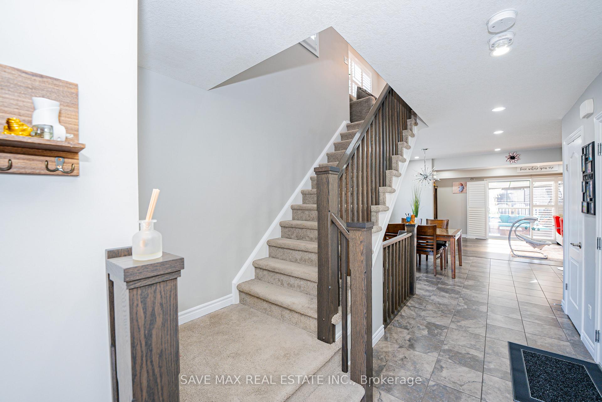 Photo 22 of Unit 6, 625 Blackbridge Road, Cambridge, Silver Heights — HOMEH