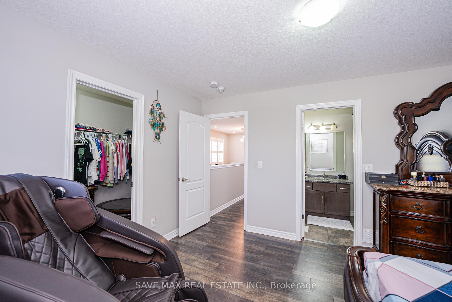 Photo 20 of Unit 6, 625 Blackbridge Road, Cambridge, Silver Heights — HOMEH