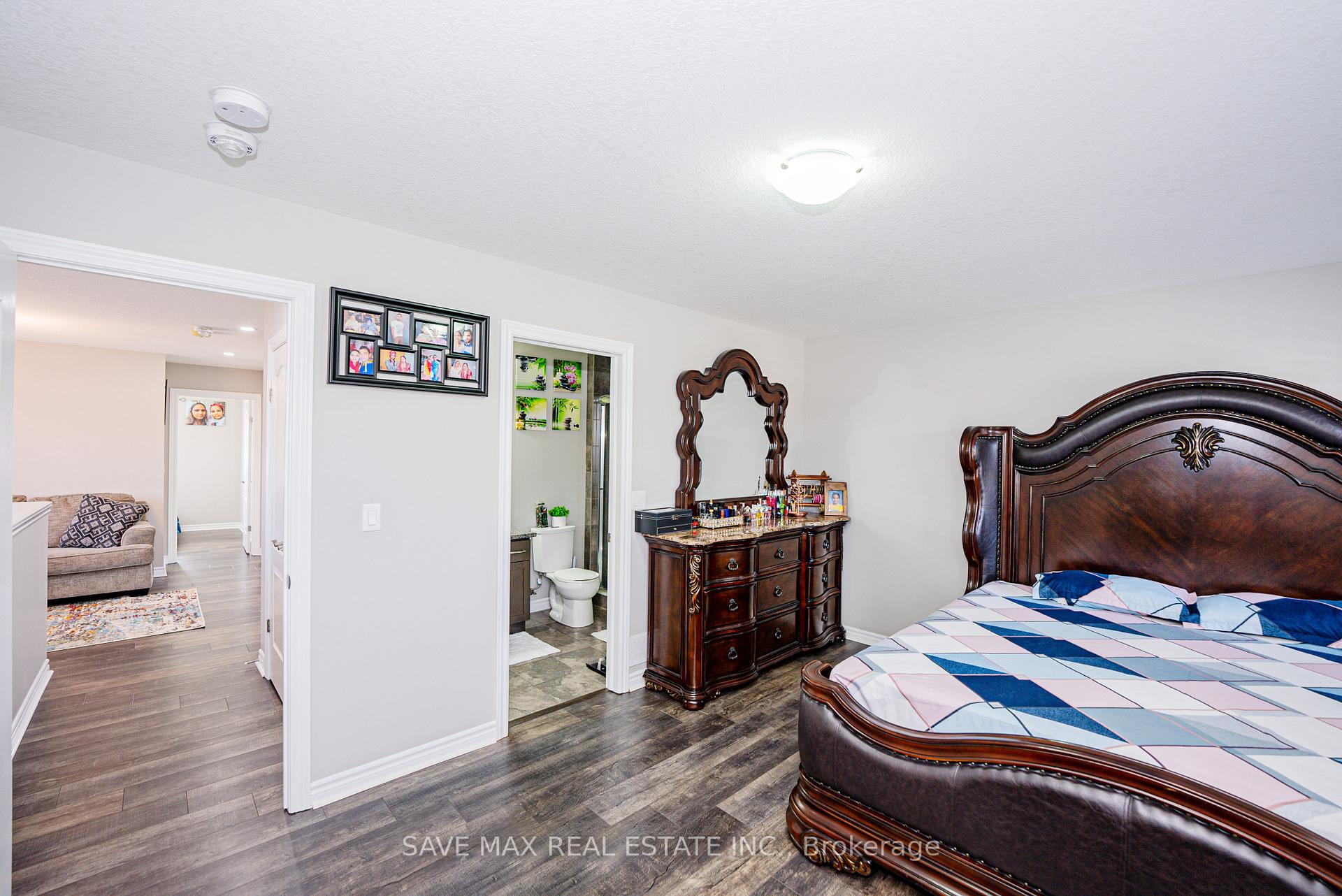 Photo 18 of Unit 6, 625 Blackbridge Road, Cambridge, Silver Heights — HOMEH
