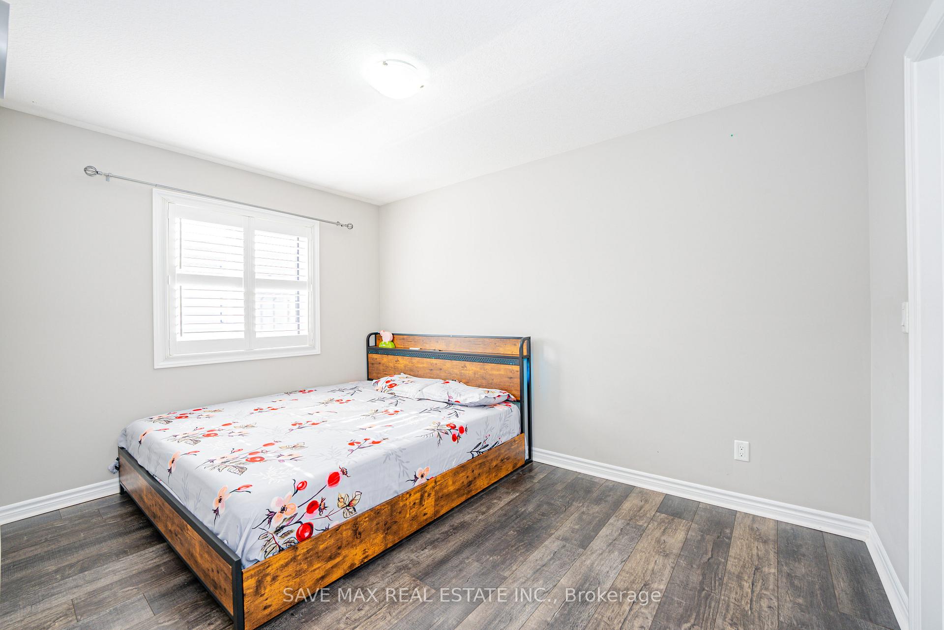 Photo 19 of Unit 6, 625 Blackbridge Road, Cambridge, Silver Heights — HOMEH