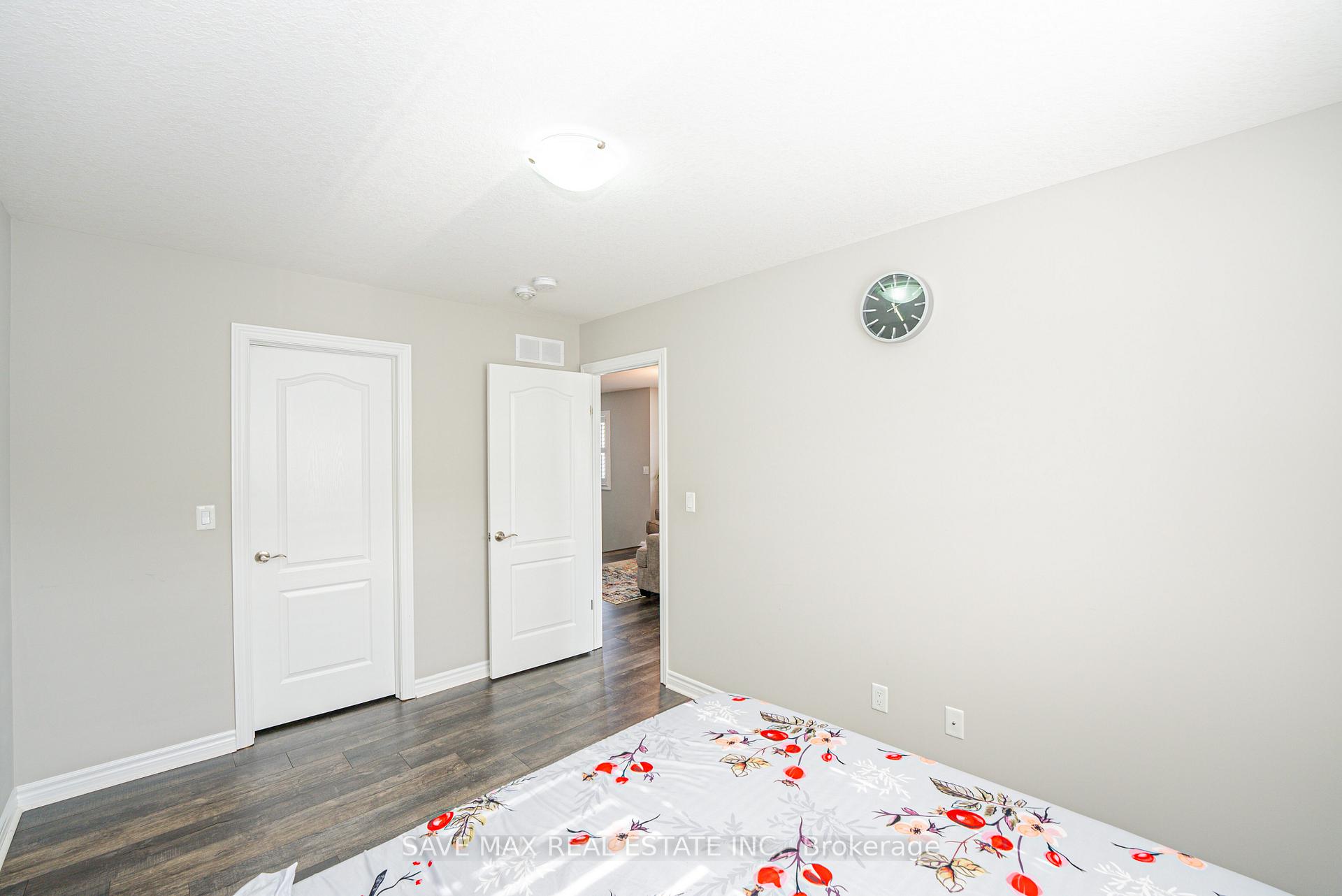 Photo 15 of Unit 6, 625 Blackbridge Road, Cambridge, Silver Heights — HOMEH