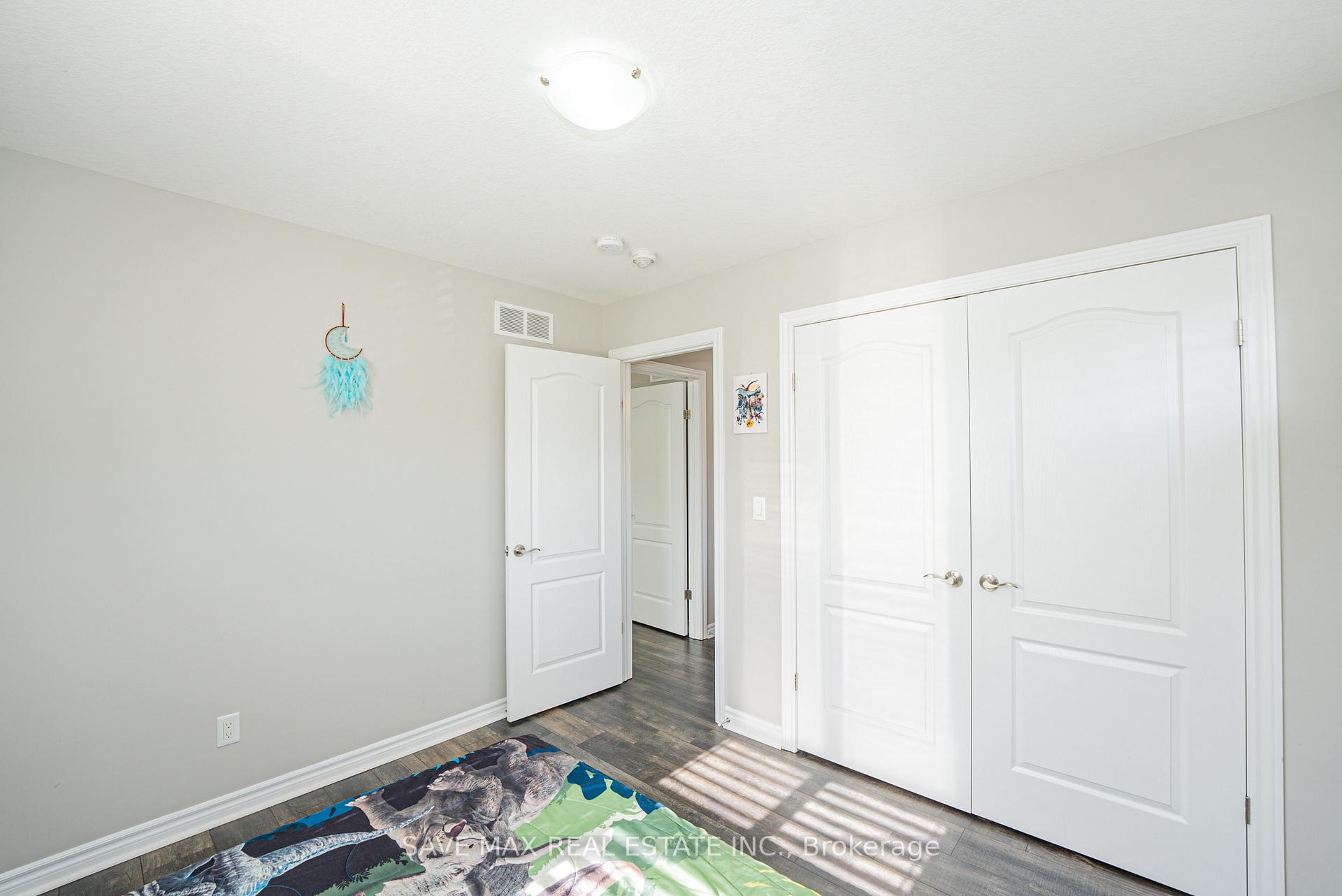 Photo 37 of Unit 6, 625 Blackbridge Road, Cambridge, Silver Heights — HOMEH