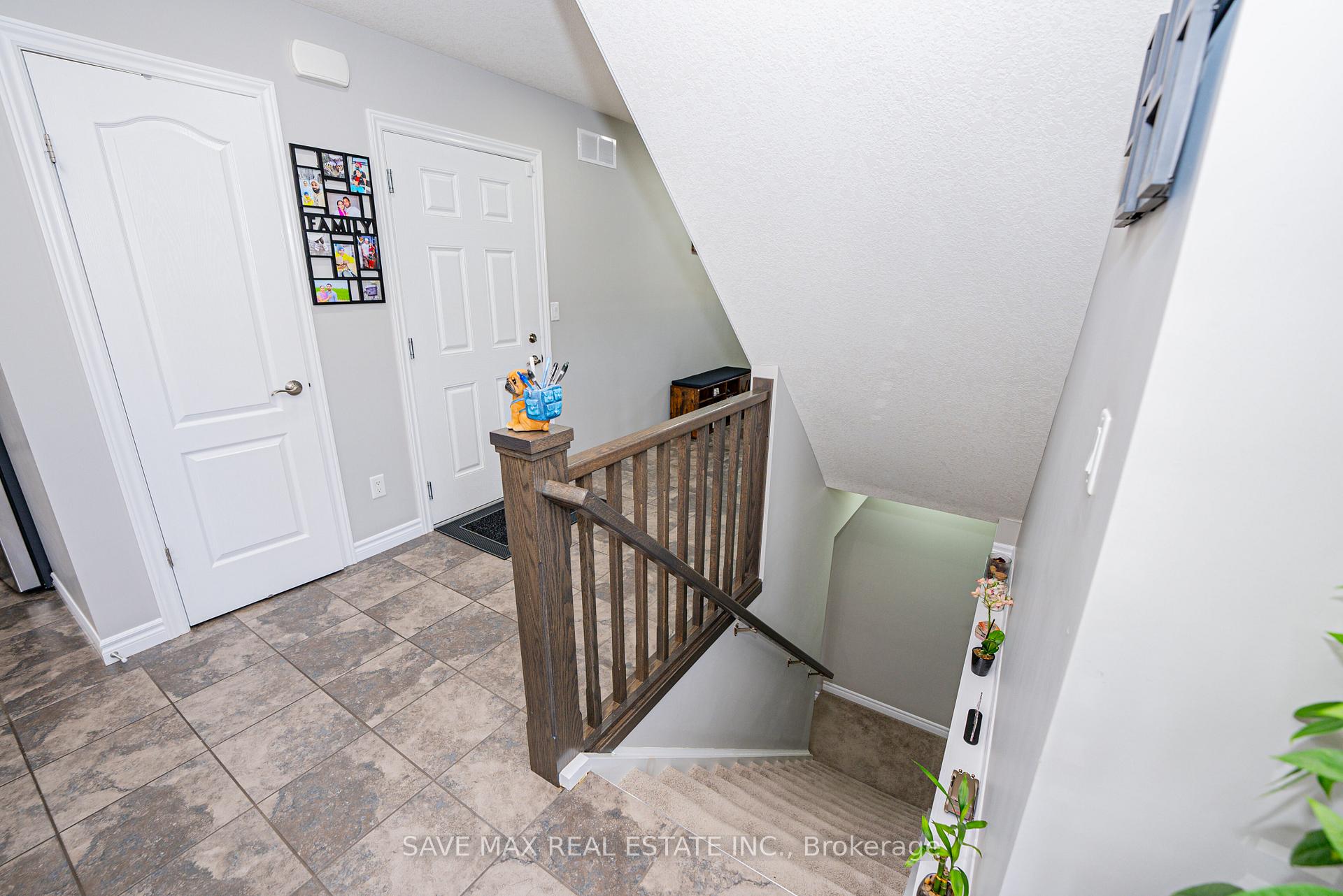 Photo 38 of Unit 6, 625 Blackbridge Road, Cambridge, Silver Heights — HOMEH