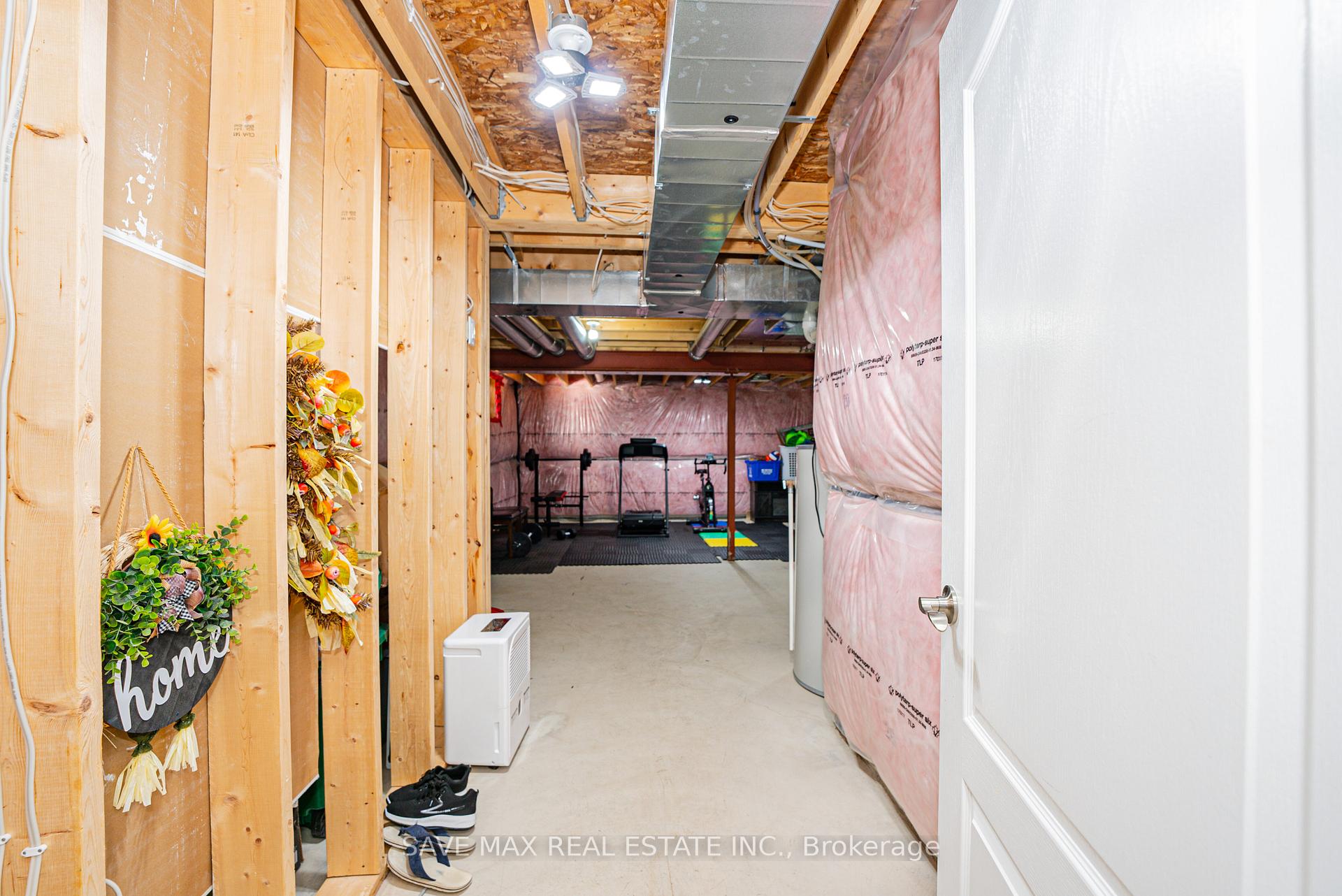 Photo 40 of Unit 6, 625 Blackbridge Road, Cambridge, Silver Heights — HOMEH