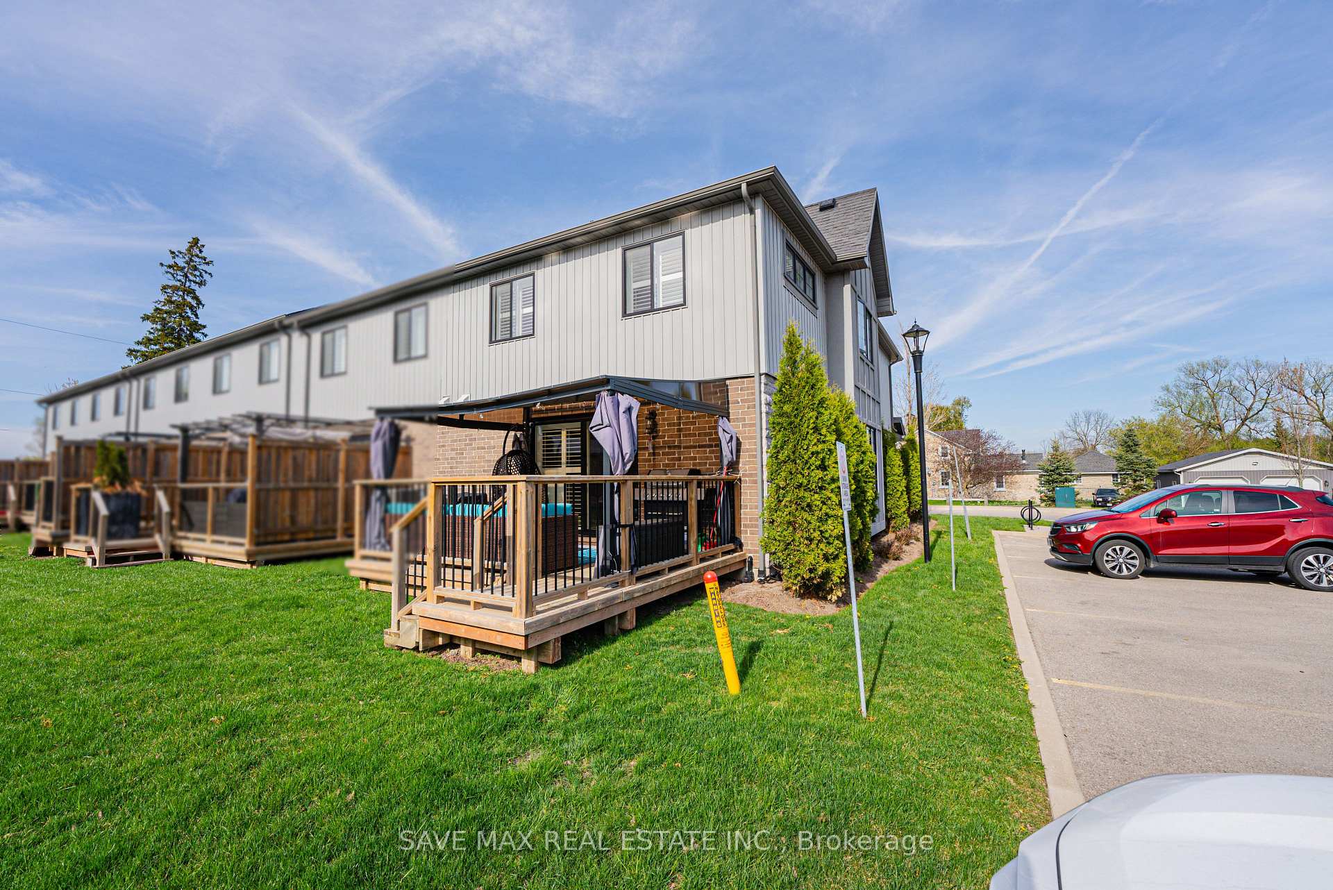 Photo 43 of Unit 6, 625 Blackbridge Road, Cambridge, Silver Heights — HOMEH