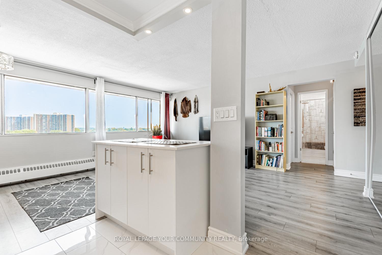 Front of Unit 912, 10 Sunny Glenway