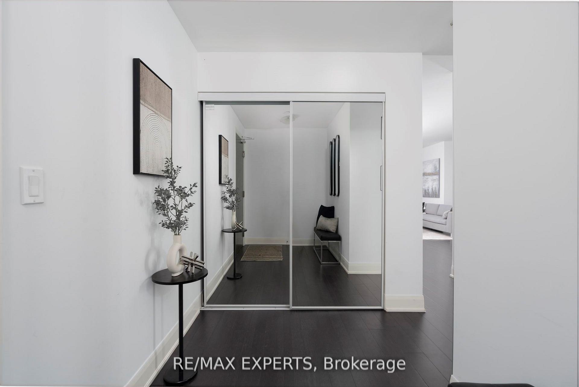 Photo 3 of Unit 2406, 2900 Highway 7 Road, Vaughan, Concord — HOMEH