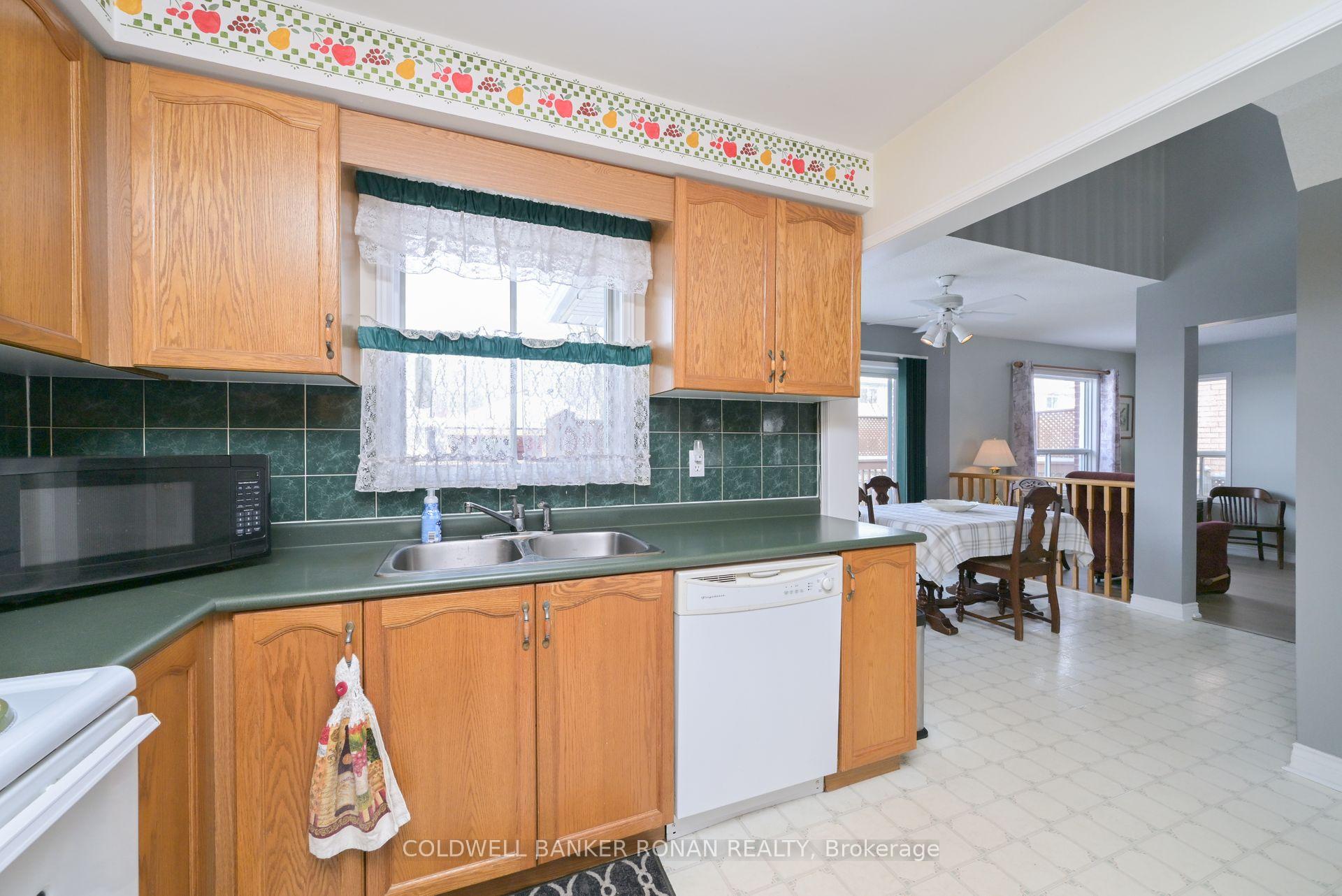 Photo 9 of 51 Darling Crescent, New Tecumseth, Alliston — HOMEH