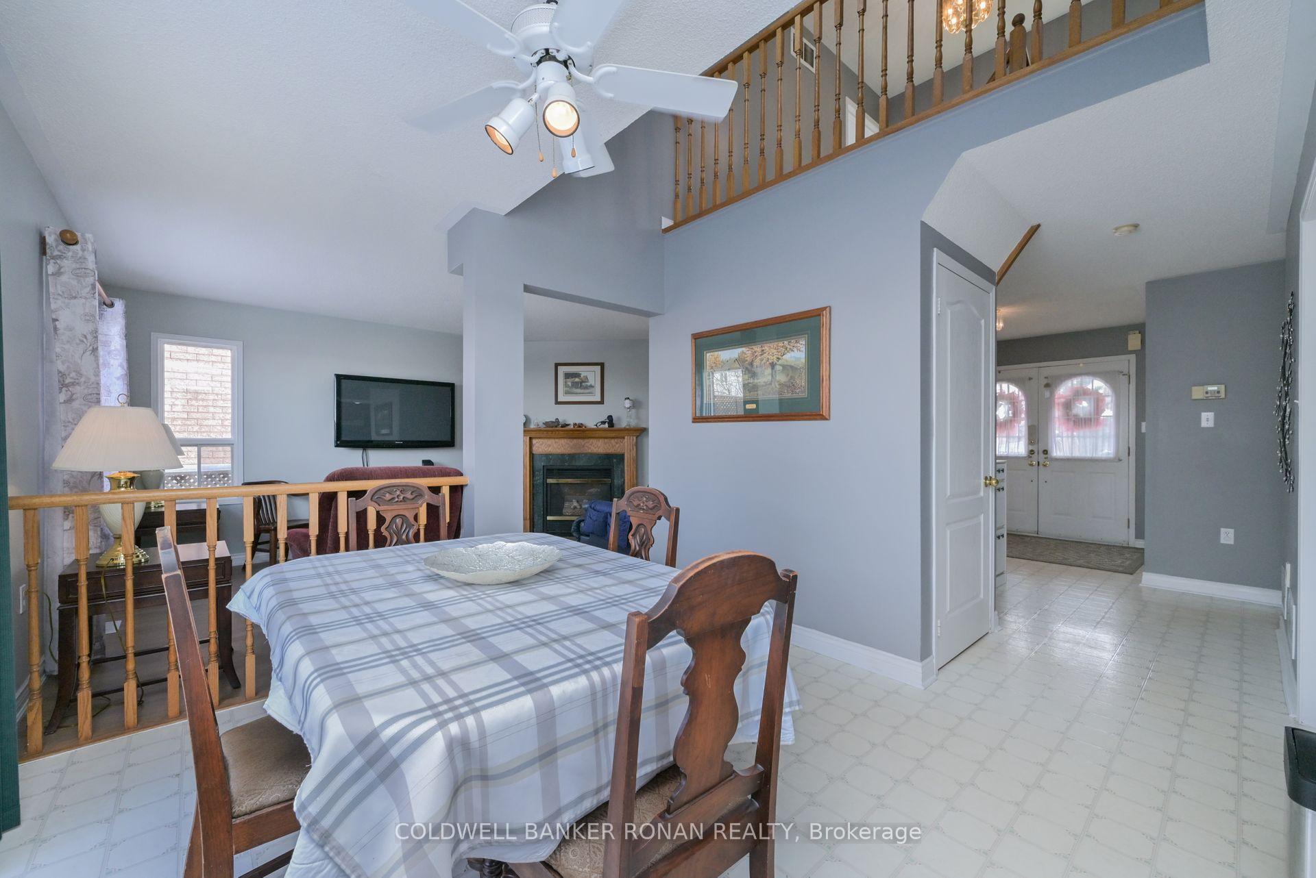 Photo 4 of 51 Darling Crescent, New Tecumseth, Alliston — HOMEH