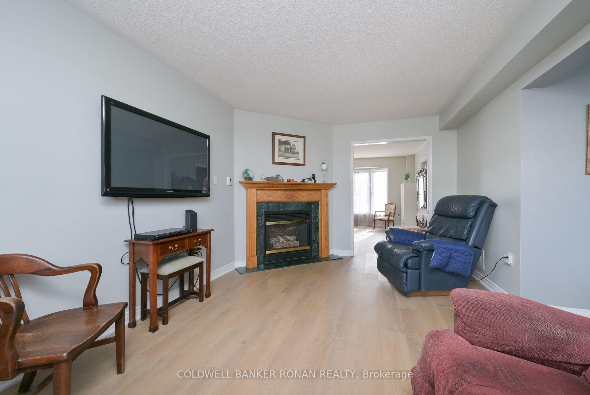 Photo 10 of 51 Darling Crescent, New Tecumseth, Alliston — HOMEH