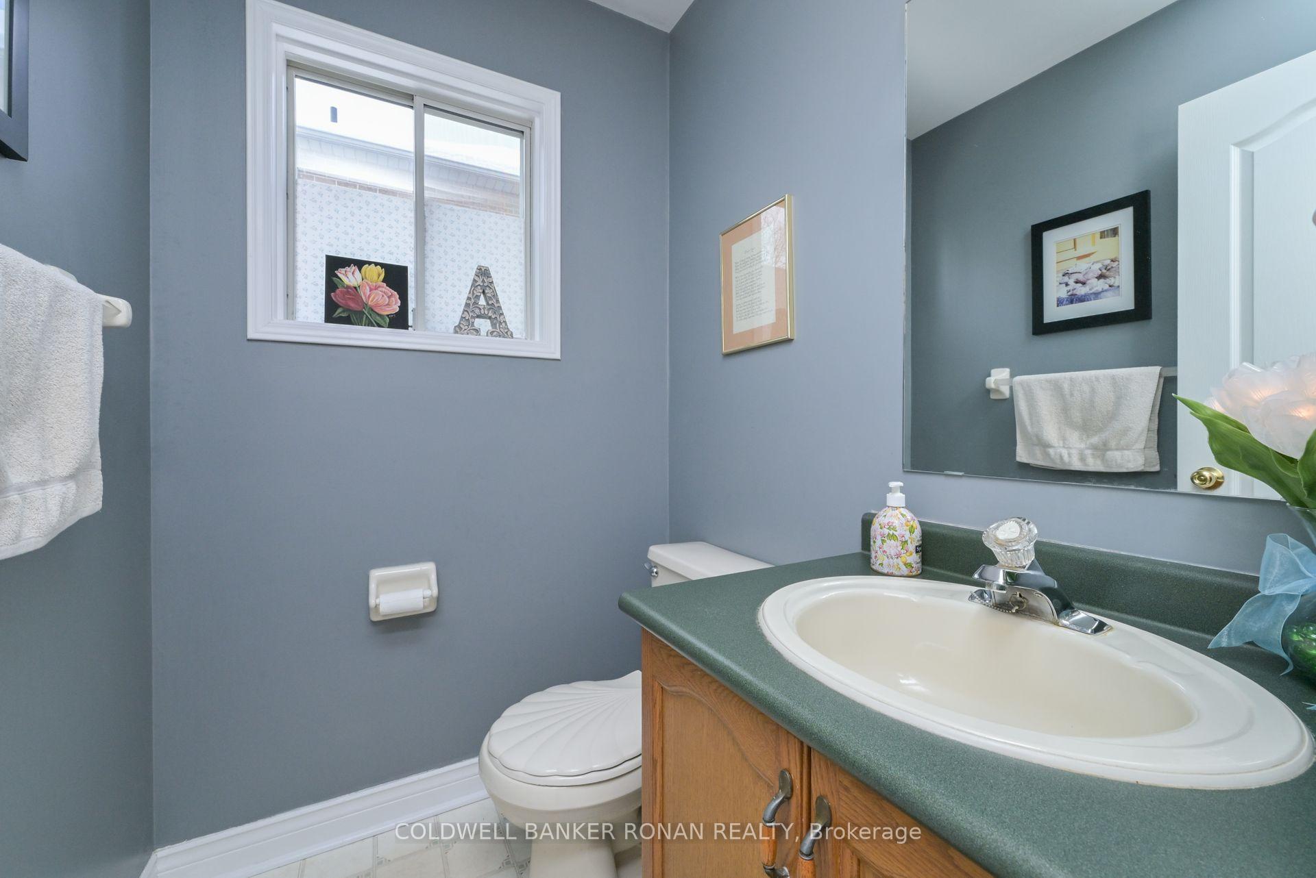 Photo 16 of 51 Darling Crescent, New Tecumseth, Alliston — HOMEH