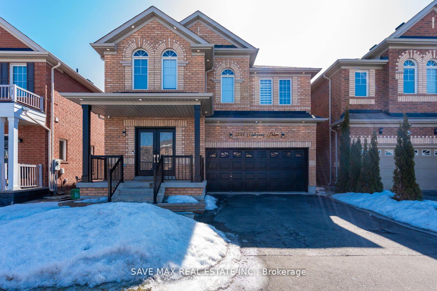 Photo 4 of 233 Valleyway Drive, Brampton, Credit Valley — HOMEH
