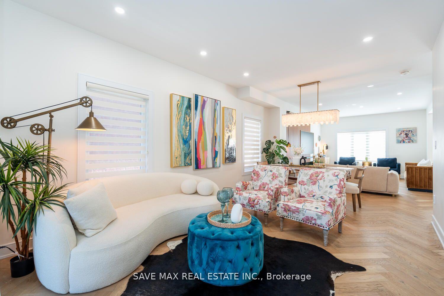 Photo 5 of 233 Valleyway Drive, Brampton, Credit Valley — HOMEH
