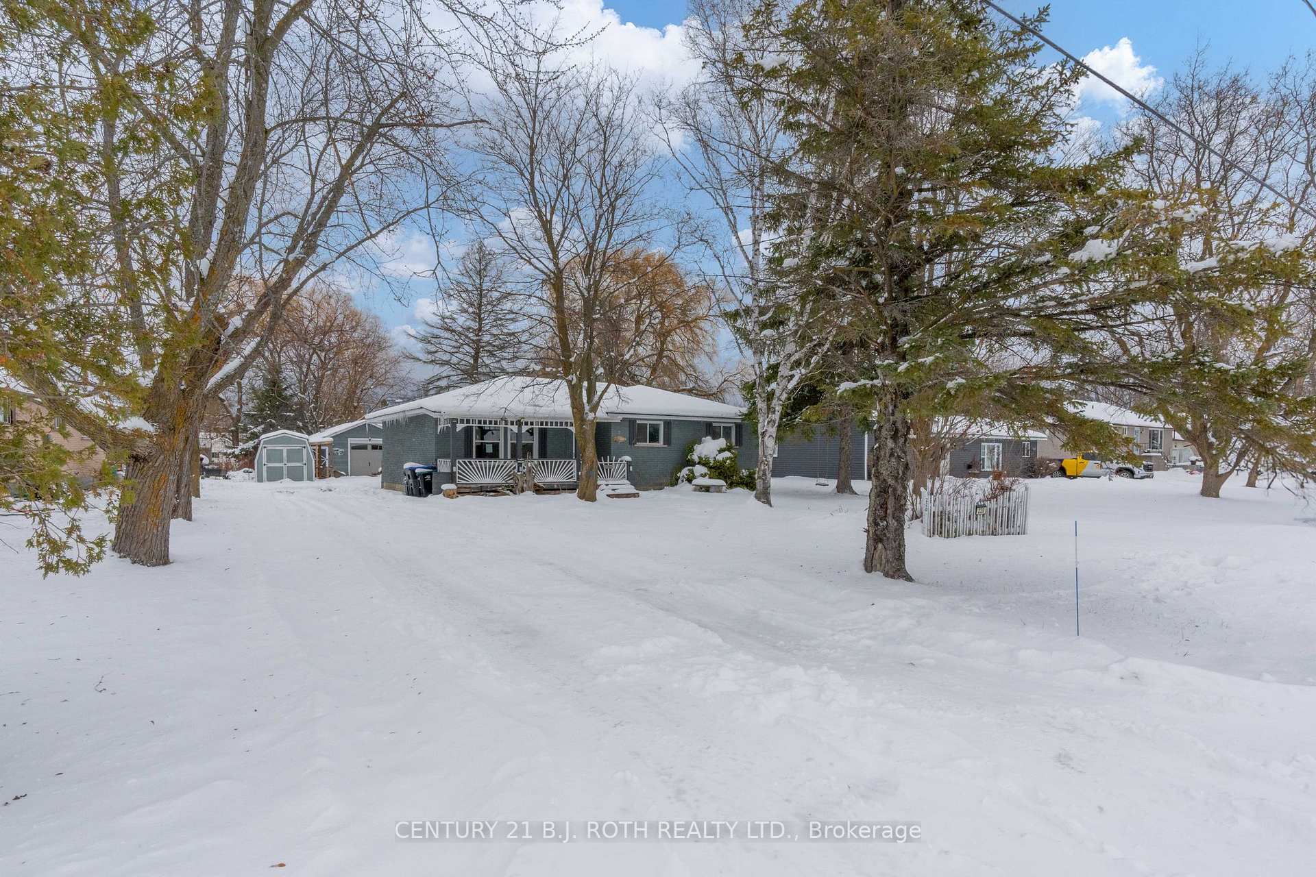 Photo 2 of 220 Margaret Street, Clearview, Stayner — HOMEH