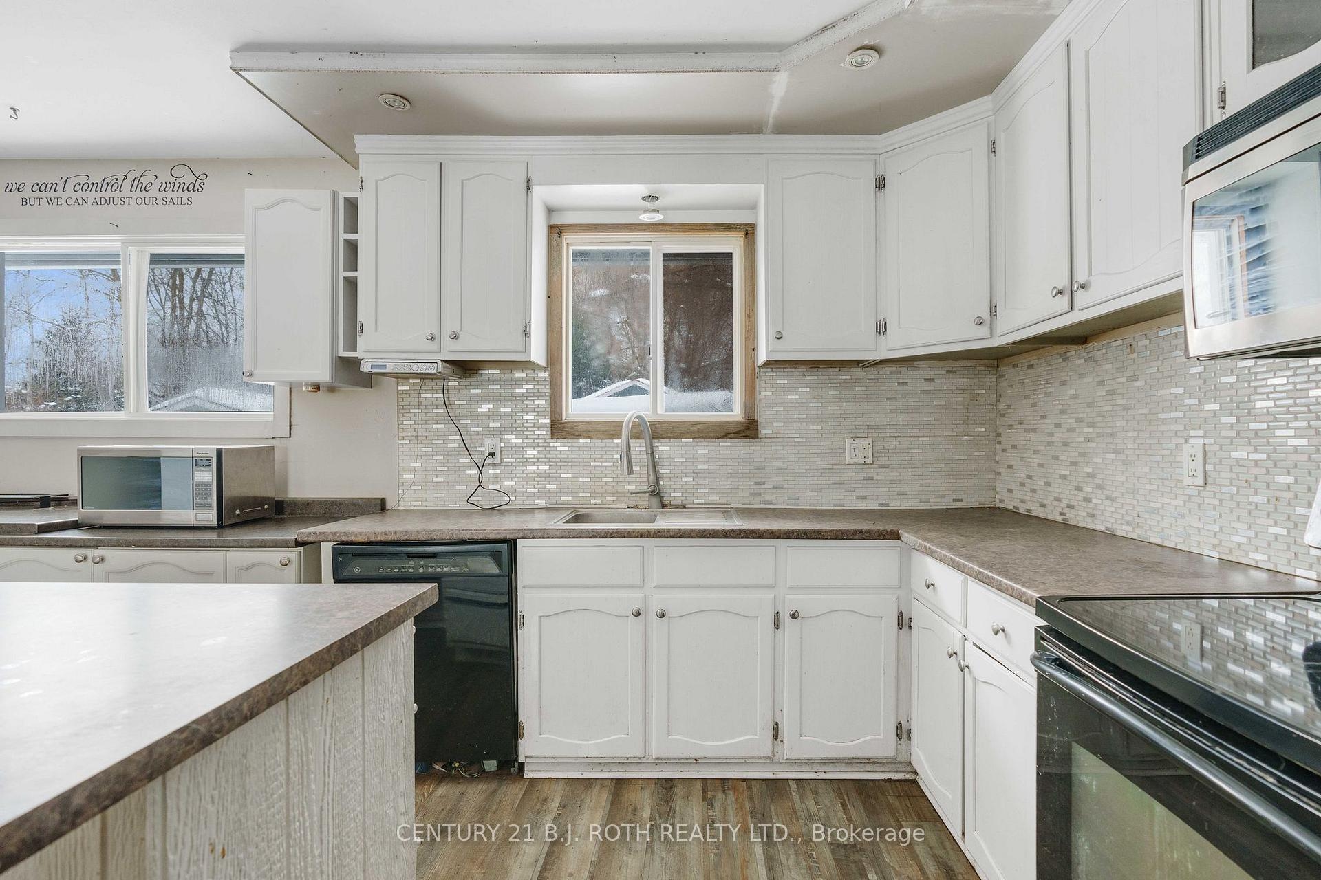Photo 8 of 220 Margaret Street, Clearview, Stayner — HOMEH