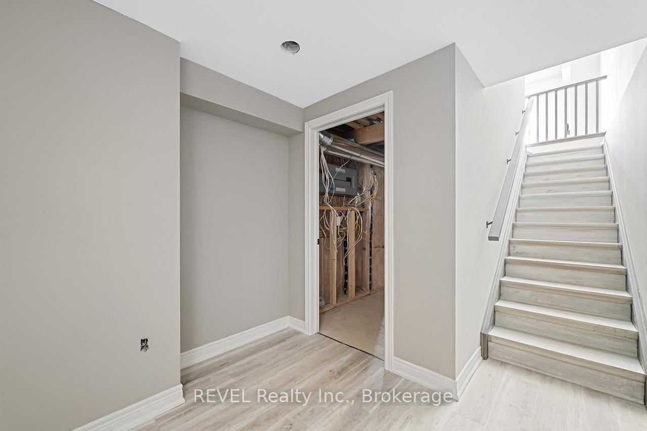 Photo 10 of 99 Ivy Crescent, Thorold, Confederation Heights — HOMEH