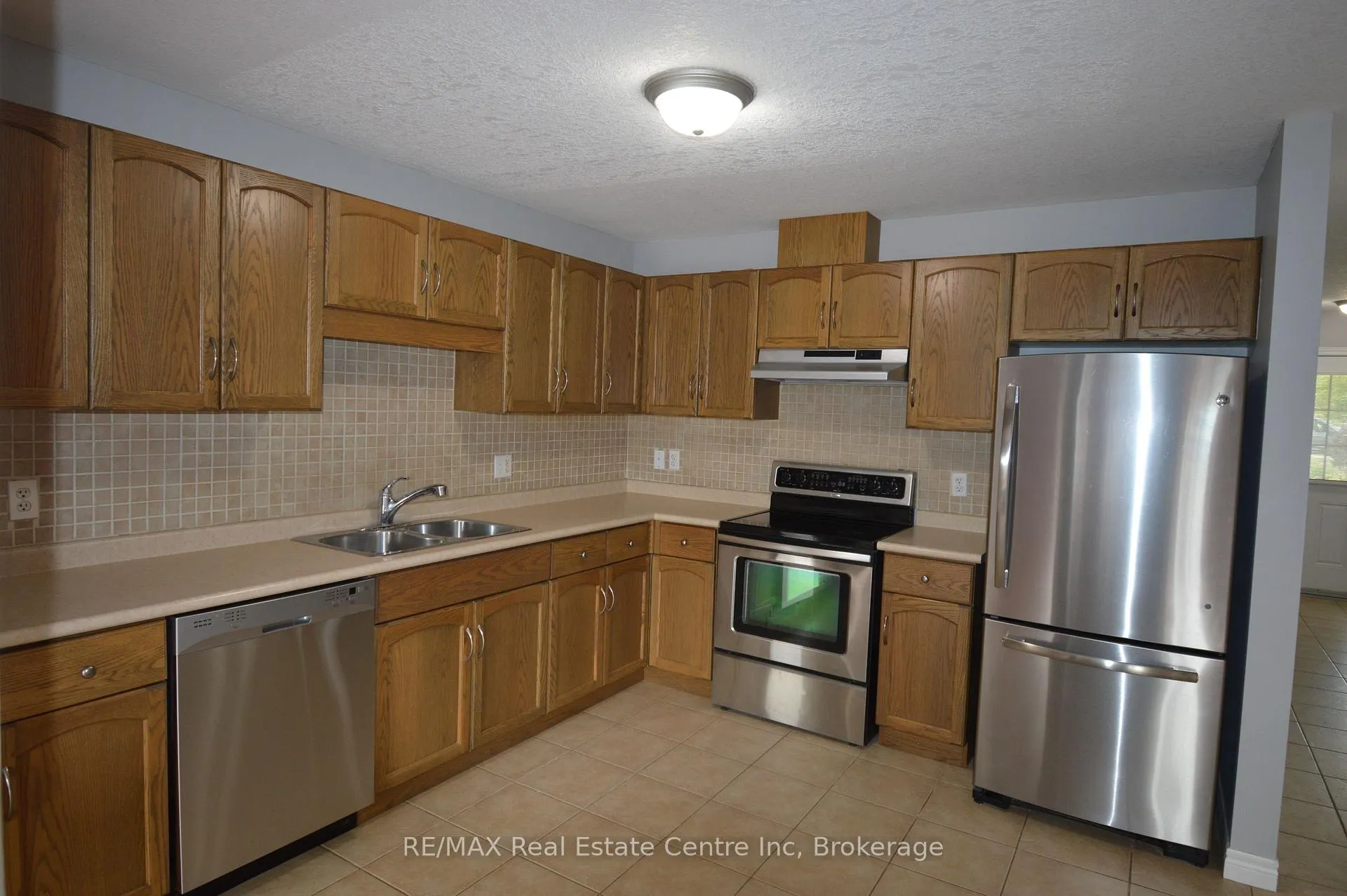 Photo 5 of 49 Edwards Street, Guelph, Grange Road — HOMEH