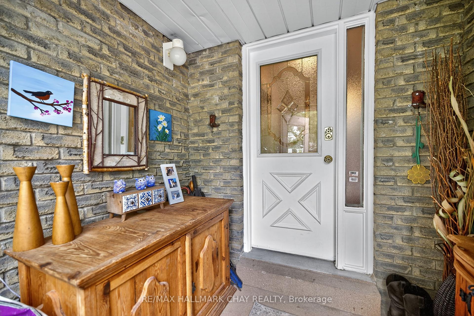 Photo 4 of 9 Hammond Crescent, New Tecumseth, Beeton — HOMEH