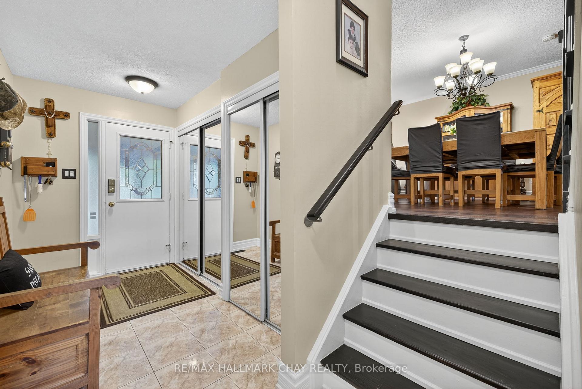 Photo 5 of 9 Hammond Crescent, New Tecumseth, Beeton — HOMEH