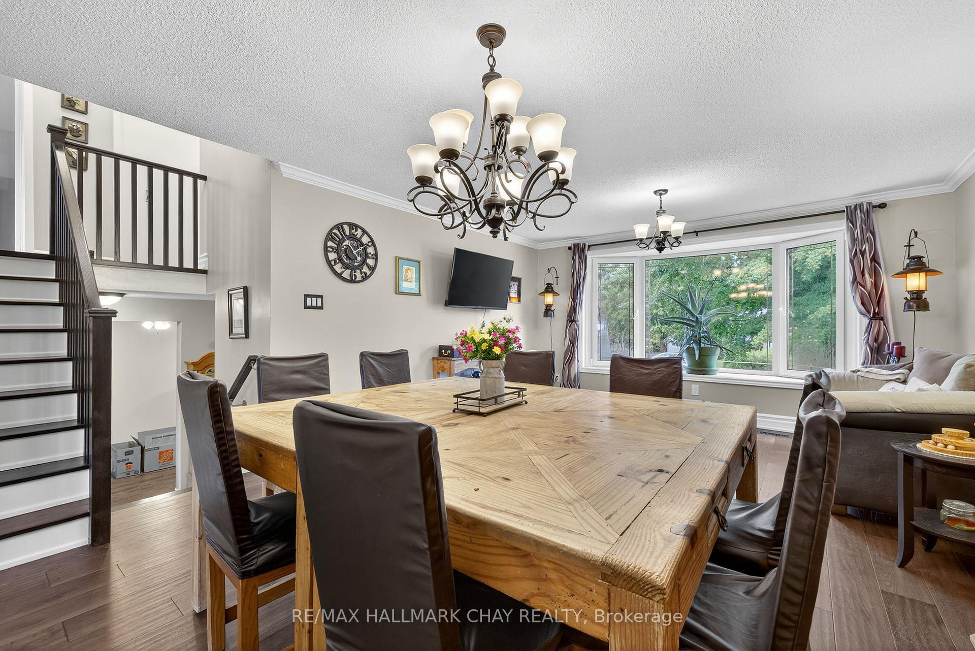 Photo 3 of 9 Hammond Crescent, New Tecumseth, Beeton — HOMEH
