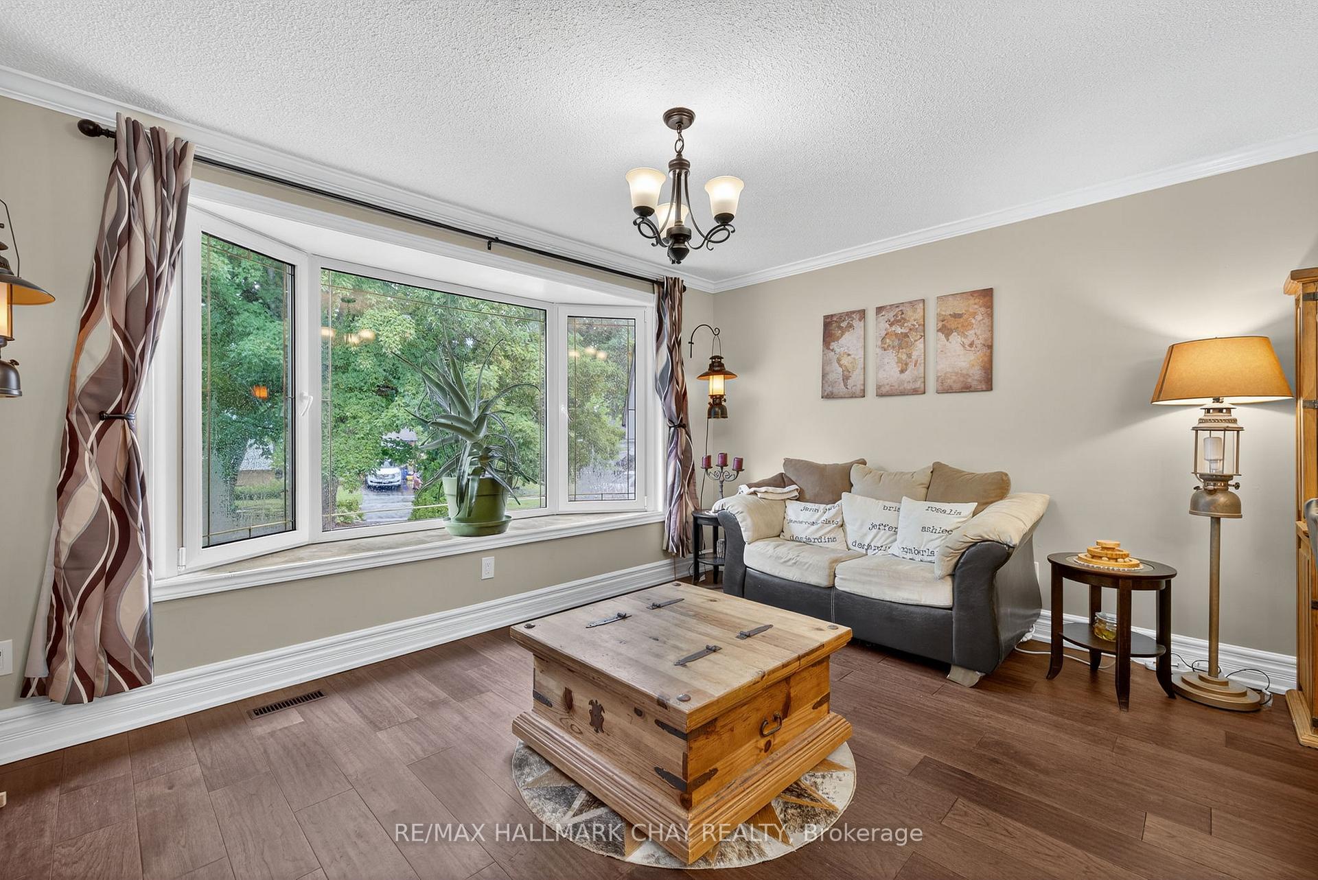 Photo 9 of 9 Hammond Crescent, New Tecumseth, Beeton — HOMEH