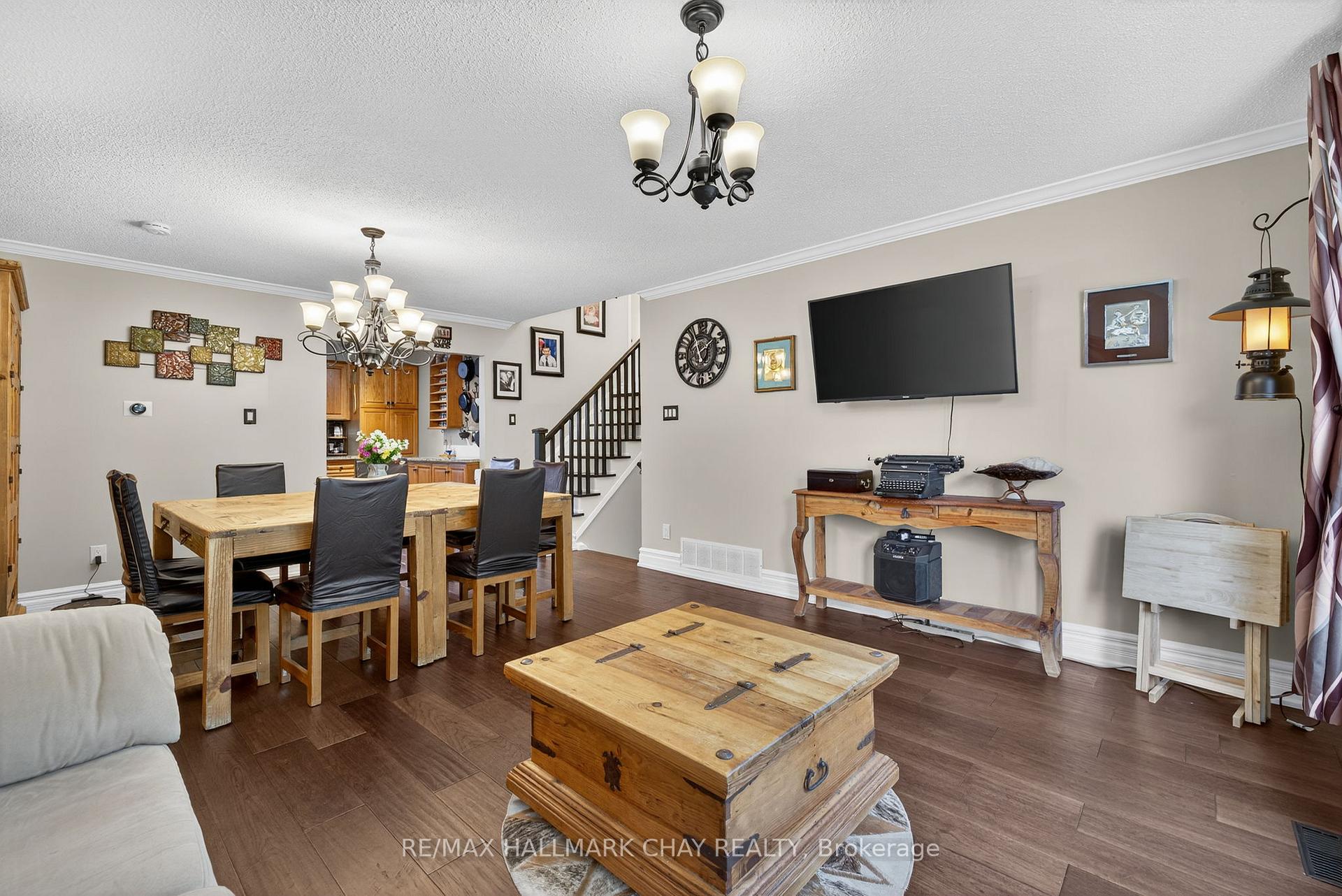 Photo 7 of 9 Hammond Crescent, New Tecumseth, Beeton — HOMEH