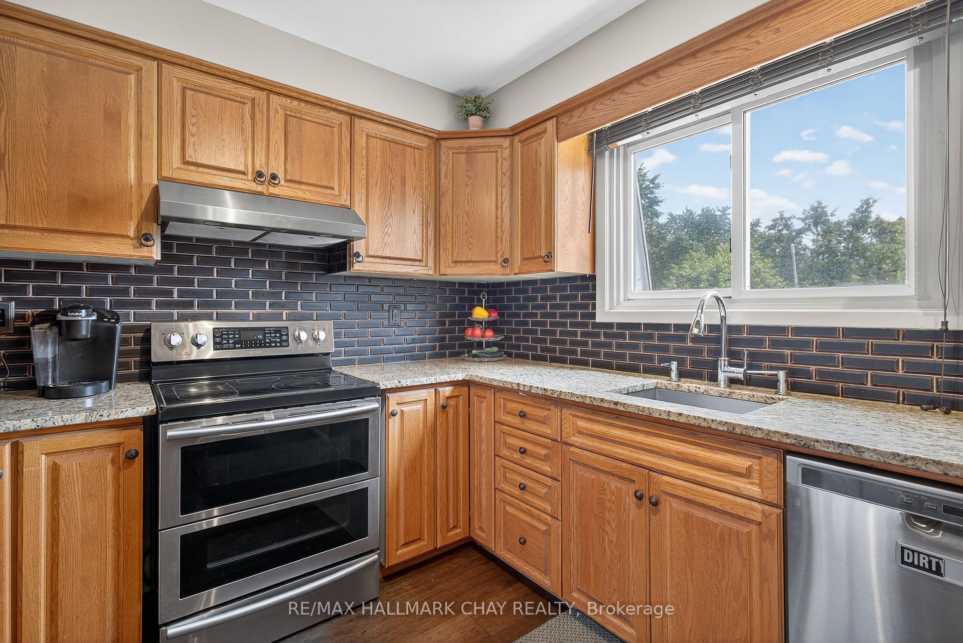 Photo 18 of 9 Hammond Crescent, New Tecumseth, Beeton — HOMEH