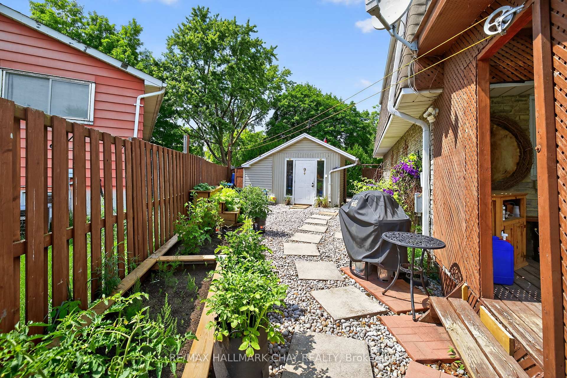 Photo 44 of 9 Hammond Crescent, New Tecumseth, Beeton — HOMEH