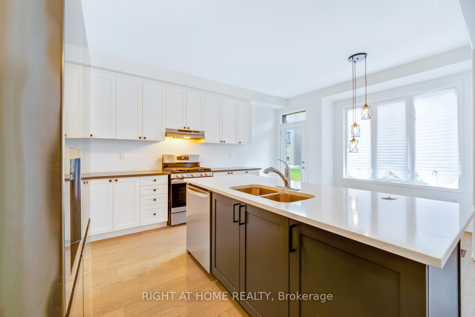 Photo 12 of 1410 Swallowtail Lane, Pickering, Rural Pickering — HOMEH