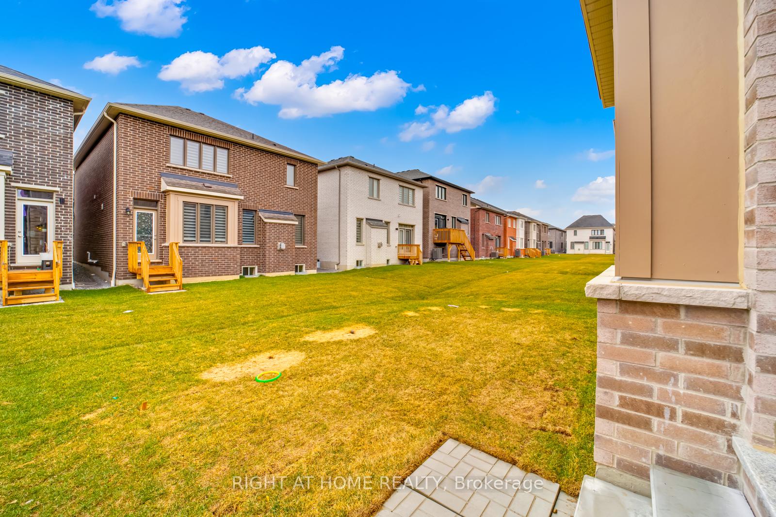 Photo 38 of 1410 Swallowtail Lane, Pickering, Rural Pickering — HOMEH