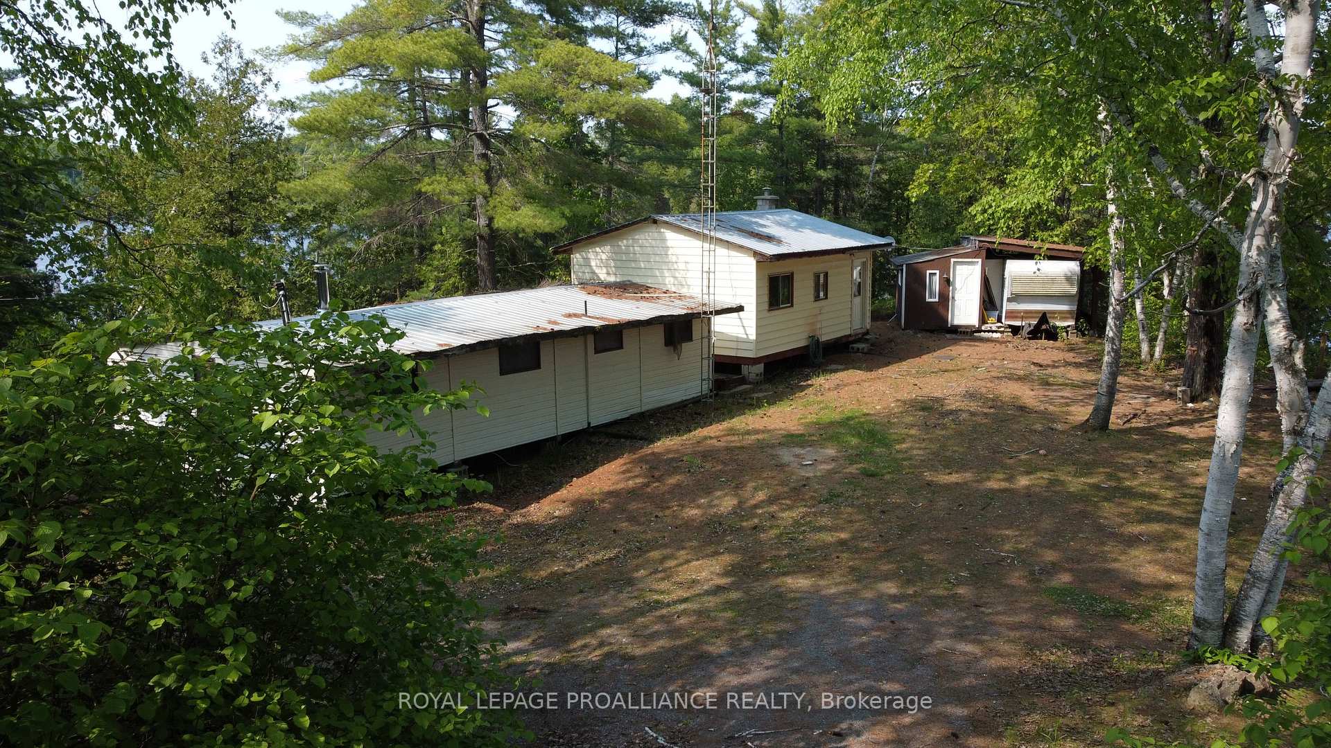 Photo 4 of 1052 Ridgeway Lane, North Frontenac, Frontenac North — HOMEH