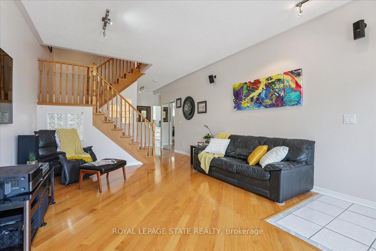 Photo 2 of 31 Morrison Crescent, Grimsby, Grimsby Beach — HOMEH