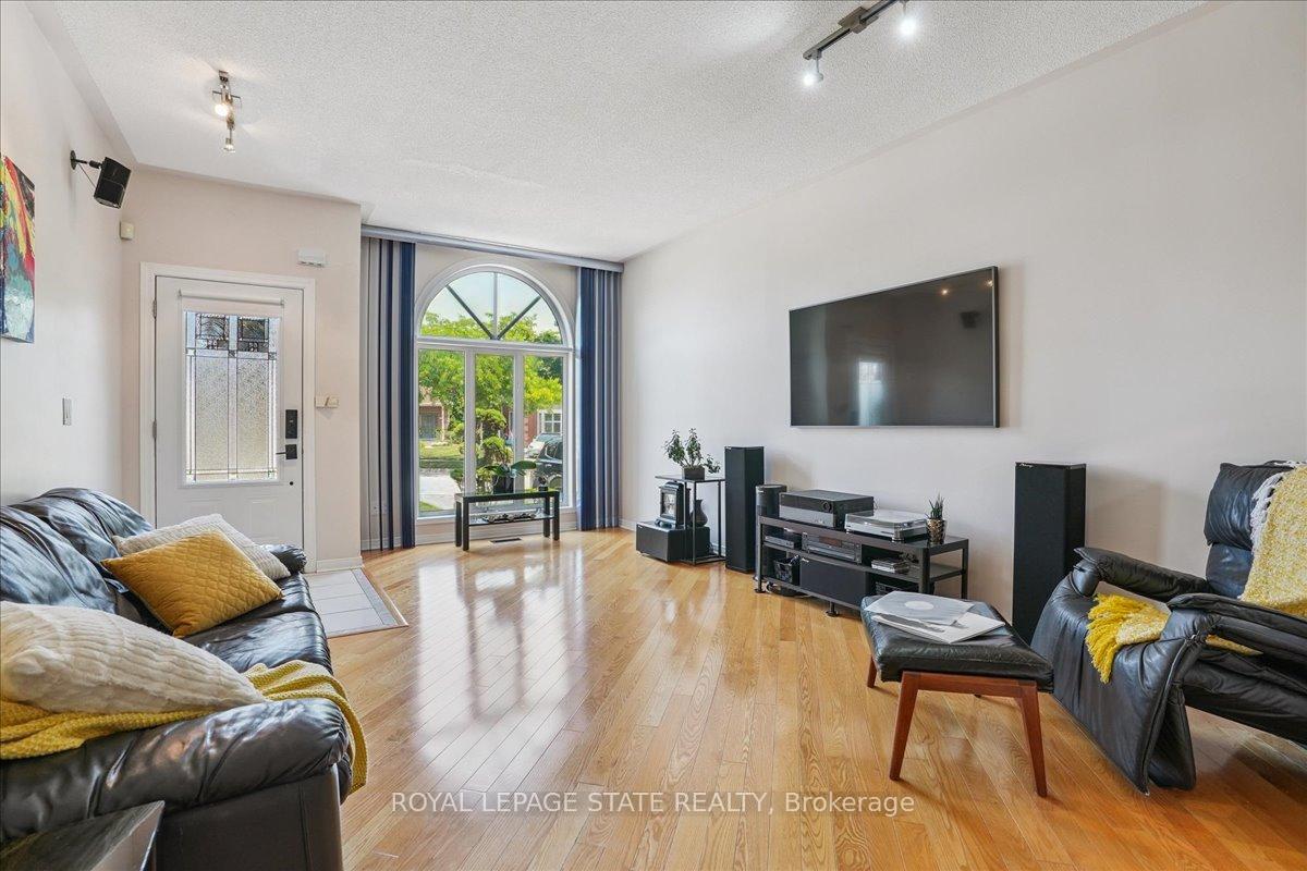 Photo 9 of 31 Morrison Crescent, Grimsby, Grimsby Beach — HOMEH