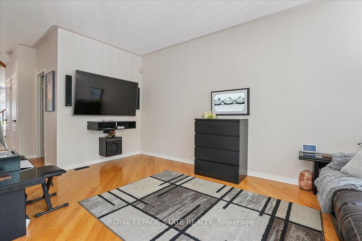 Photo 12 of 31 Morrison Crescent, Grimsby, Grimsby Beach — HOMEH