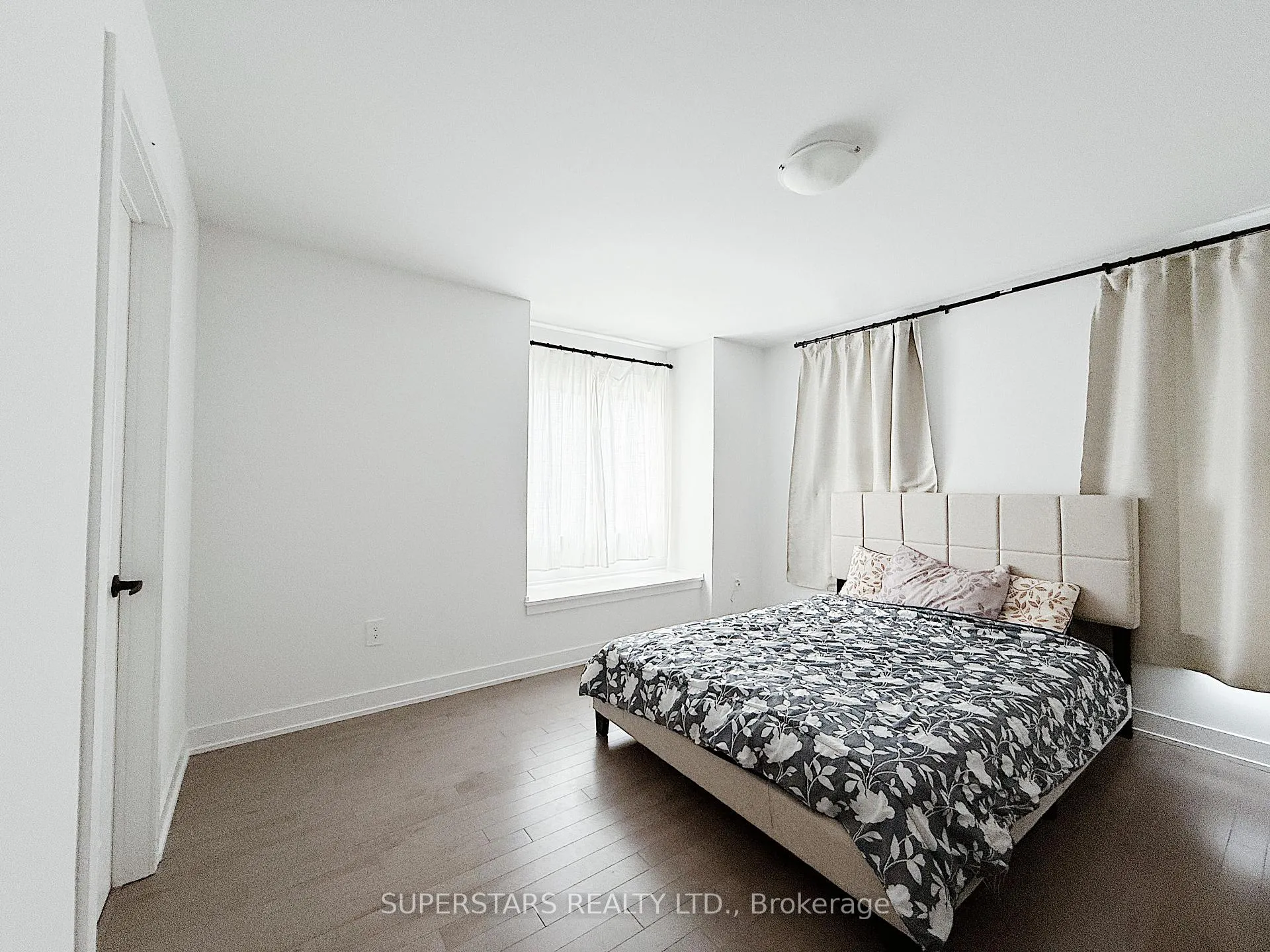 Photo 6 of 12 Westwood Avenue, Barrie, Painswick South — HOMEH
