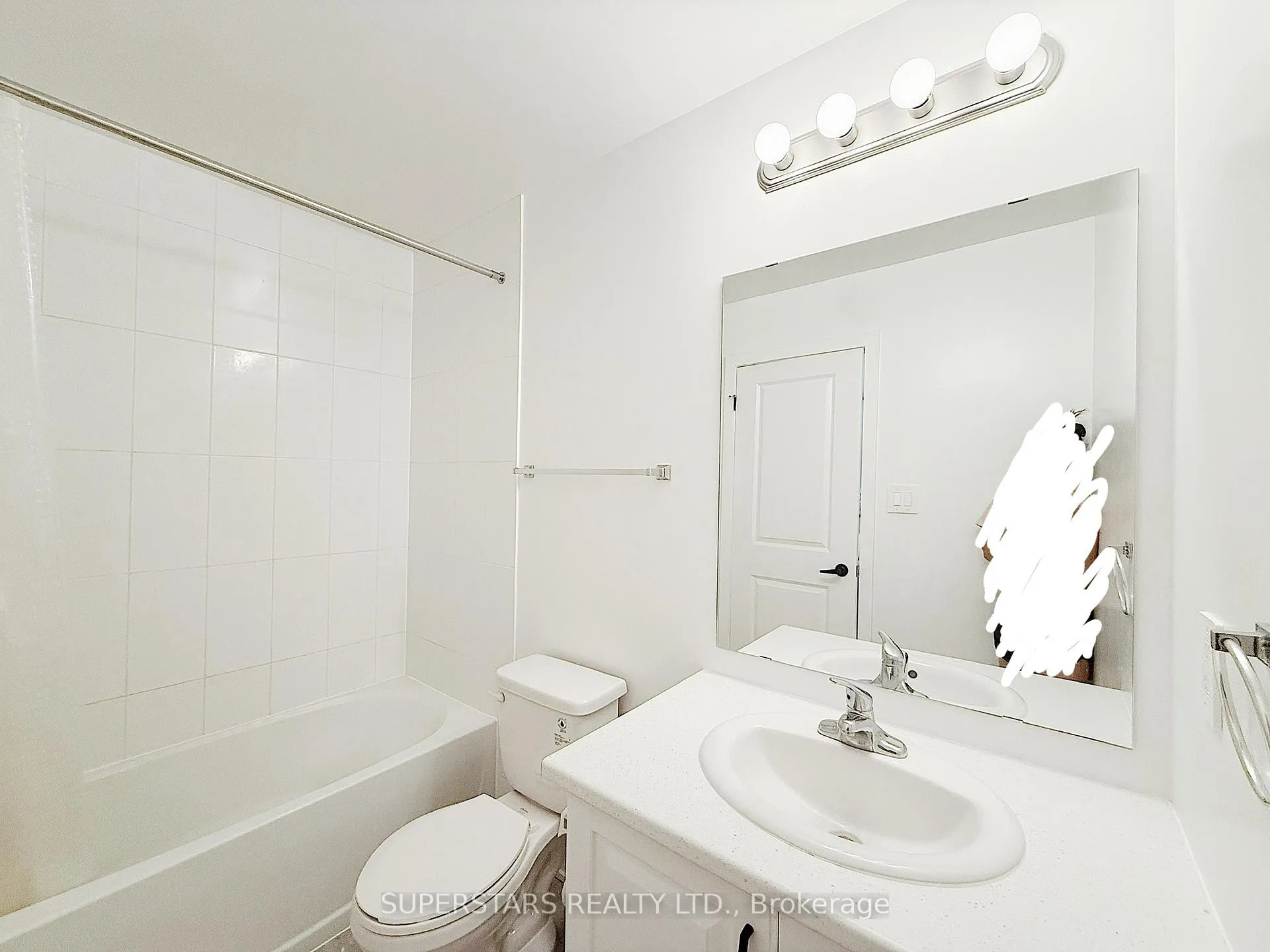 Photo 7 of 12 Westwood Avenue, Barrie, Painswick South — HOMEH
