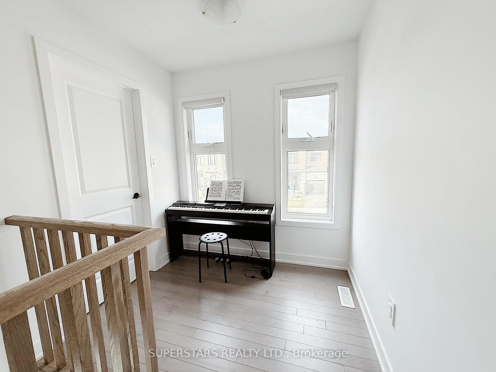 Photo 12 of 12 Westwood Avenue, Barrie, Painswick South — HOMEH