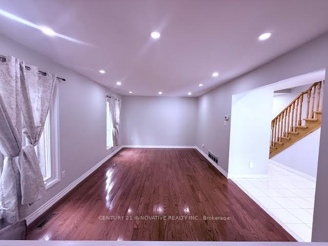 Photo 5 of 96 Kenley Crescent, Markham, Milliken Mills East — HOMEH
