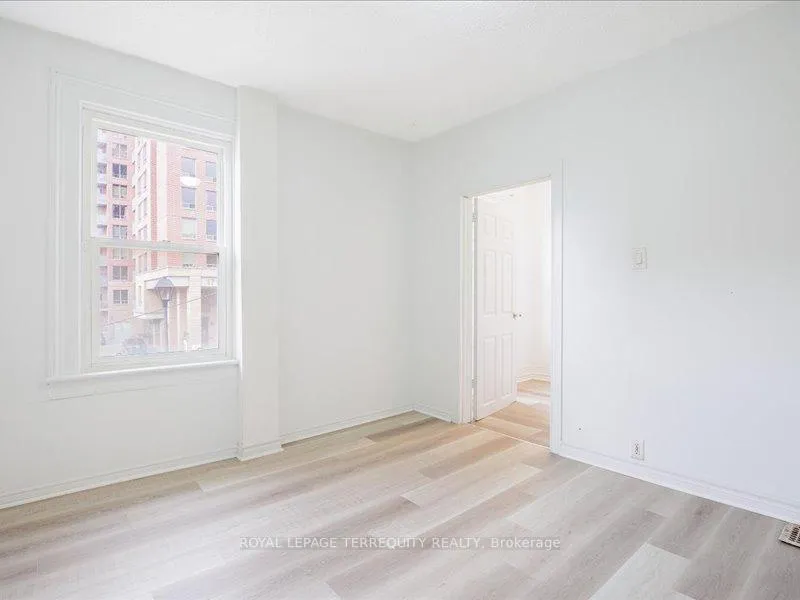 Photo 2 of Unit 2, 166 Main Street N, Brampton, Downtown Brampton — HOMEH