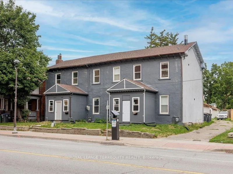 Photo 12 of Unit 2, 166 Main Street N, Brampton, Downtown Brampton — HOMEH